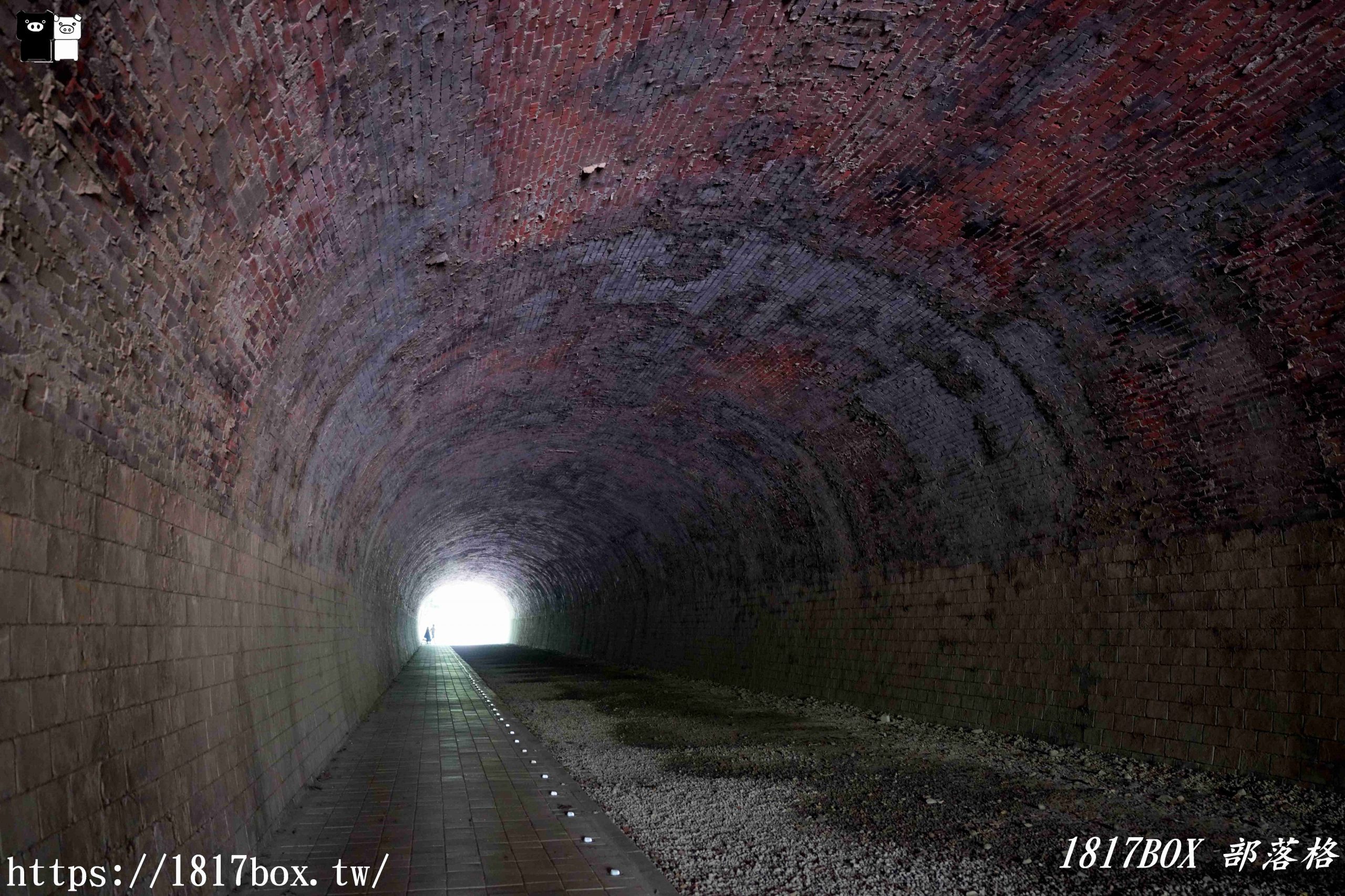 【苗栗。竹南】崎頂子母隧道。苗栗唯一的鐵路雙線子母舊隧道。日系動漫神隱少女場景 @1817BOX部落格
