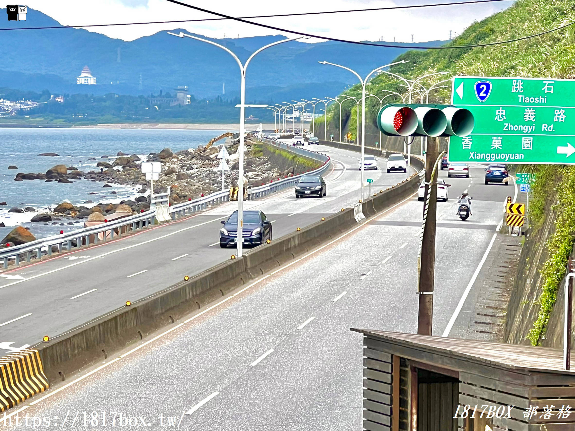 【新北。金山】日系看海車站。跳石公車亭。彷彿蓋在海上的視覺效果 @1817BOX部落格