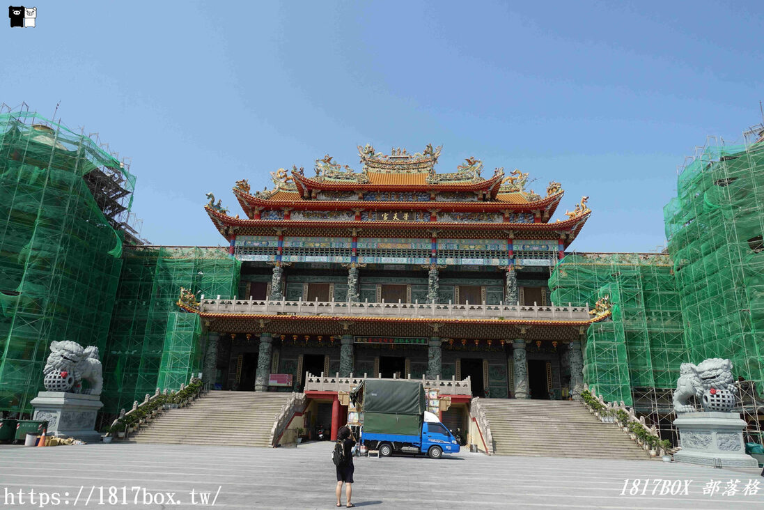 【台南。左鎮】噶瑪噶居寺。16公尺高的釋迦牟尼佛神像。純白舍利塔。西藏風格建築 @1817BOX部落格