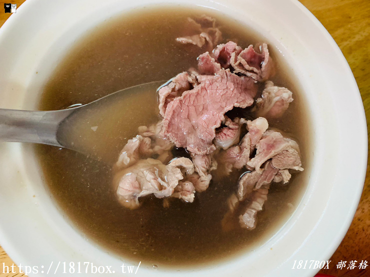 【台南。北區】西羅殿牛肉湯。當天現宰新鮮溫體牛肉。台南超人氣早餐