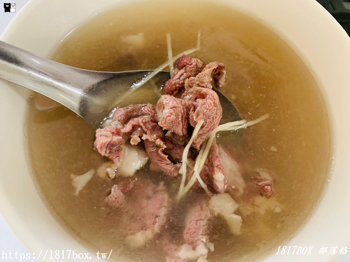【台南。麻豆】阿榮牛肉湯。新鮮直送溫體牛肉。滷肉飯免費吃
