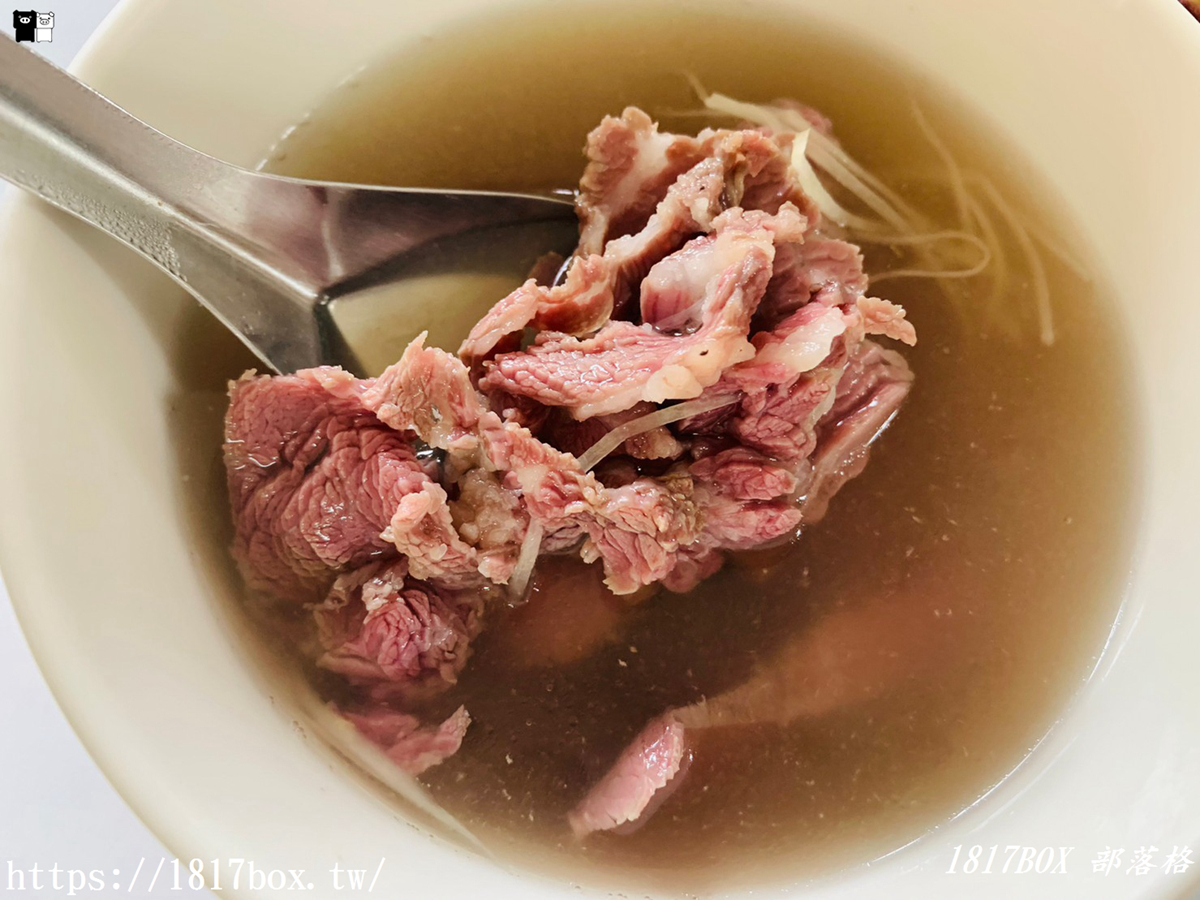 【台南。麻豆】阿榮牛肉湯。新鮮直送溫體牛肉。滷肉飯免費吃