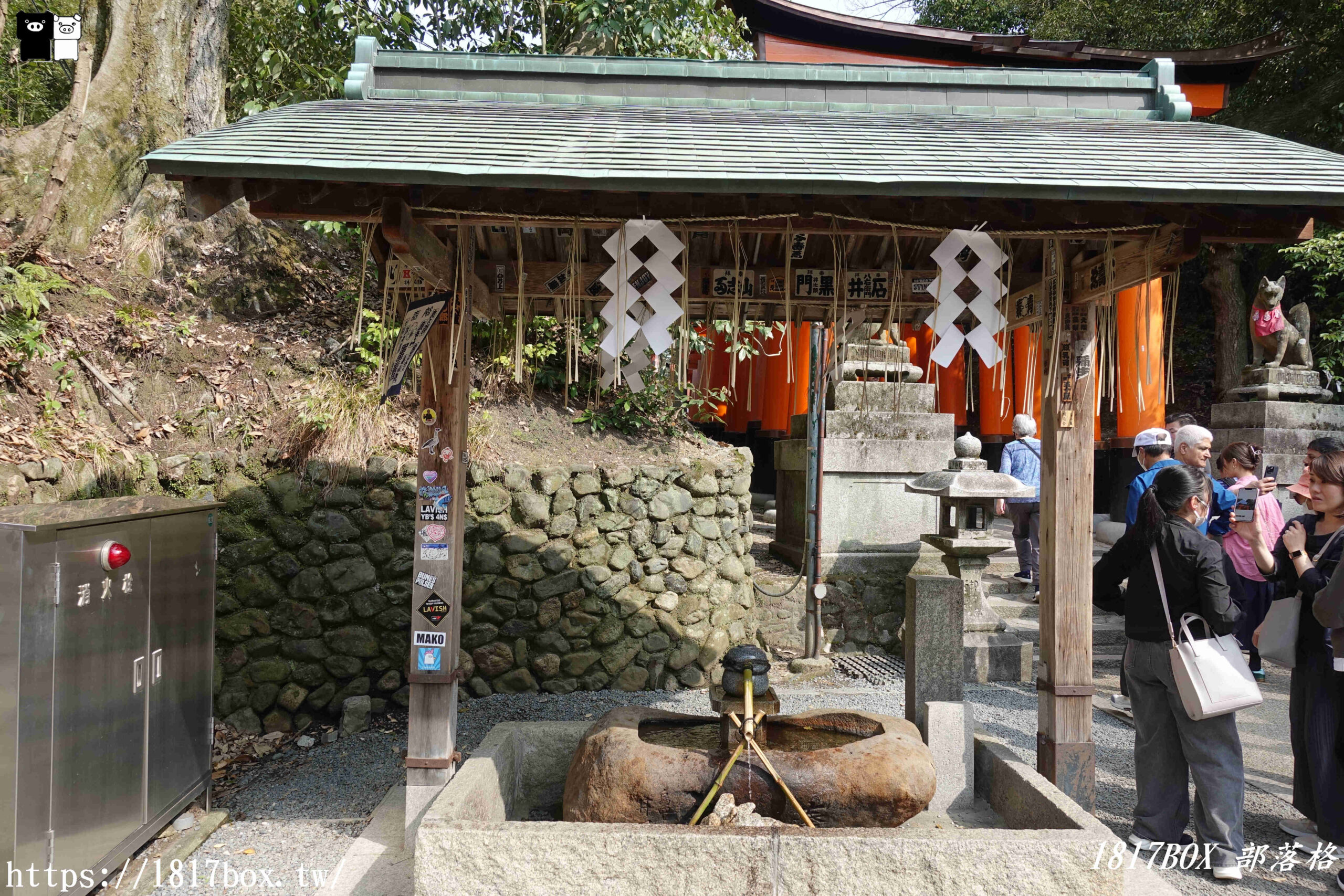 【京都景點】伏見稻荷大社。壯觀的千本鳥居。神秘的日本狐狸雕像