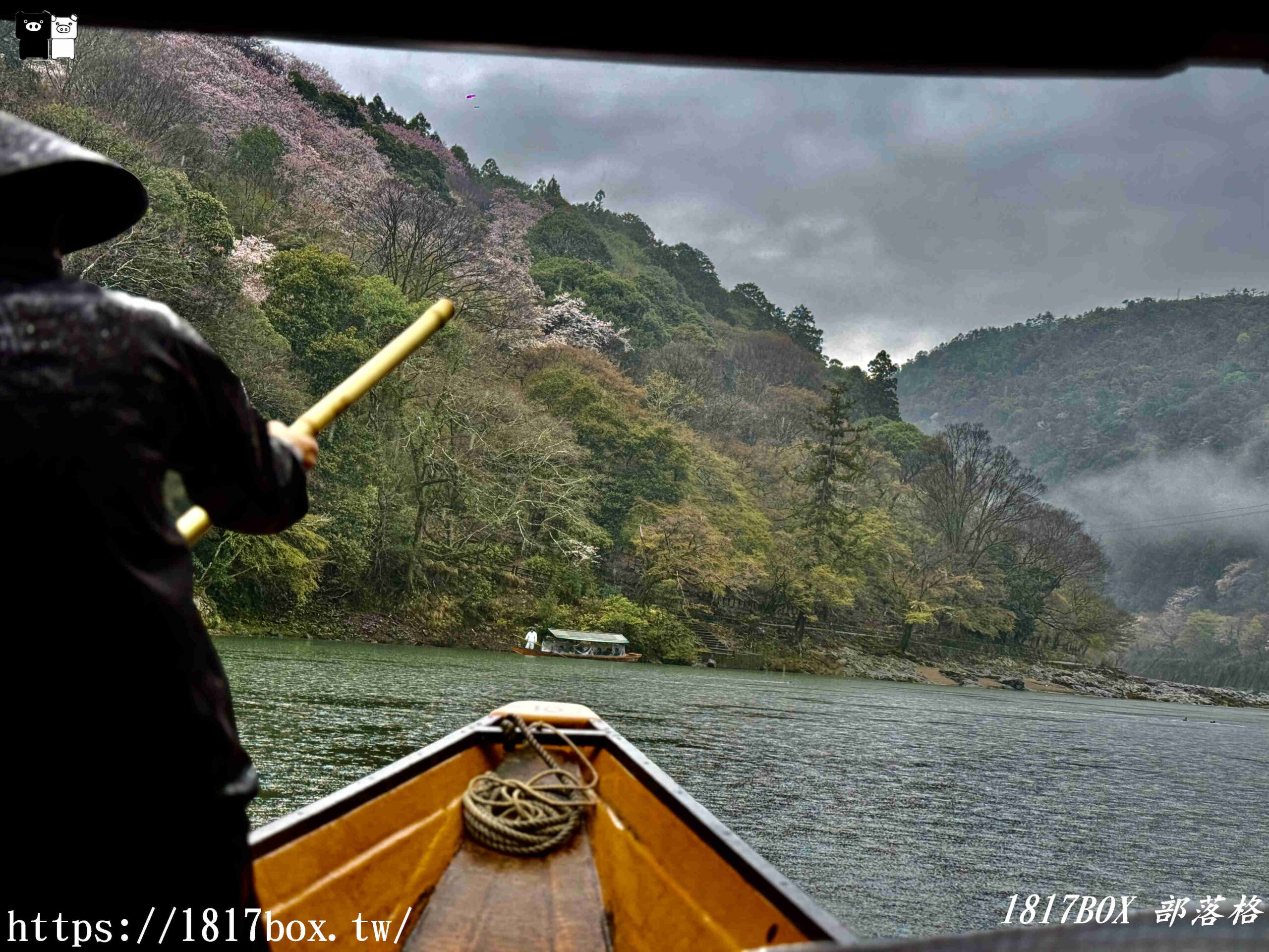 【京都景點】嵐山・保津川遊船。保津川峽谷景觀詩情畫意。穿越山間峽谷神秘如鏡