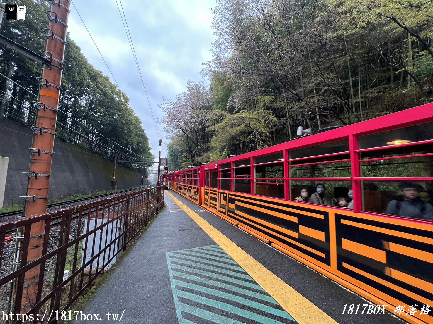 【京都景點】嵐山・嵯峨野觀光鐵路。嵐山小火車龜岡站。令人驚嘆的美景。復古火車帶來的有趣旅程