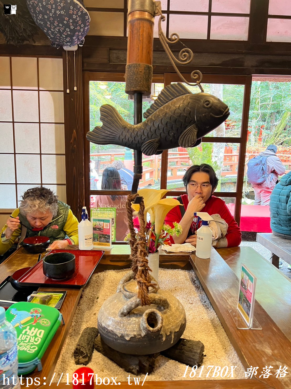 【奈良美食】水谷茶屋。隱藏在奈良公園裡的小合掌屋。在超夢幻小茅葺屋裡吃烏龍麵和甜點