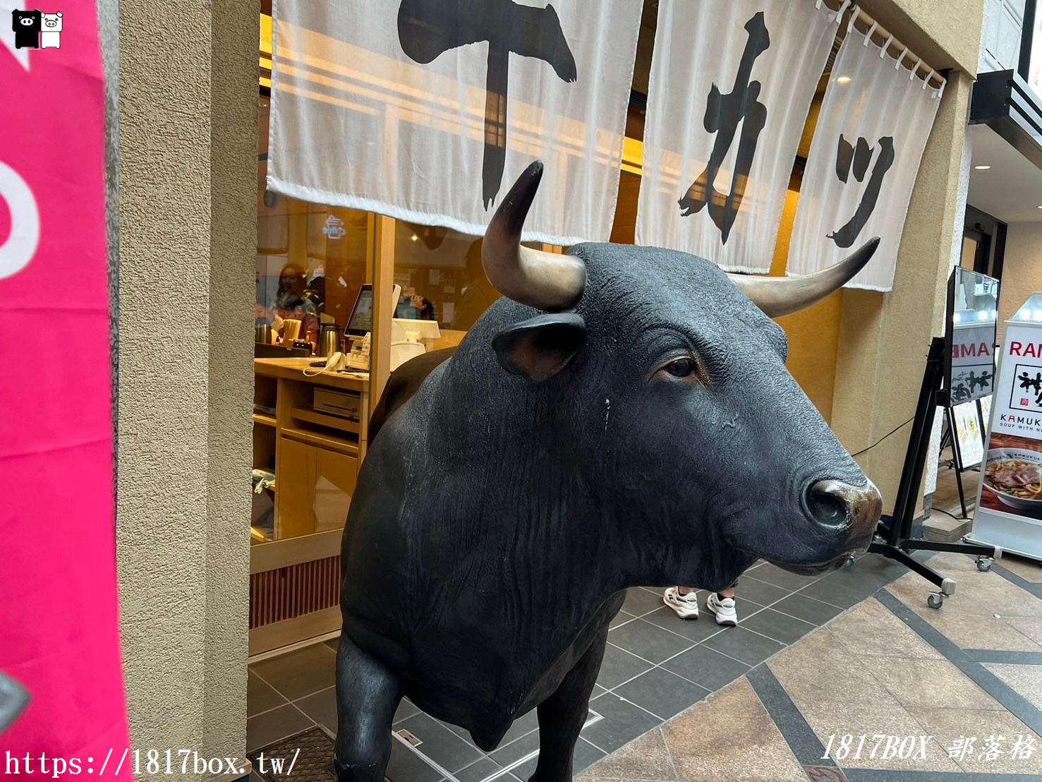 【奈良景點】以約會集合地點而聞名。奈良市東向商店街。美食店和土產店林立。具有歷史氣息的商店街