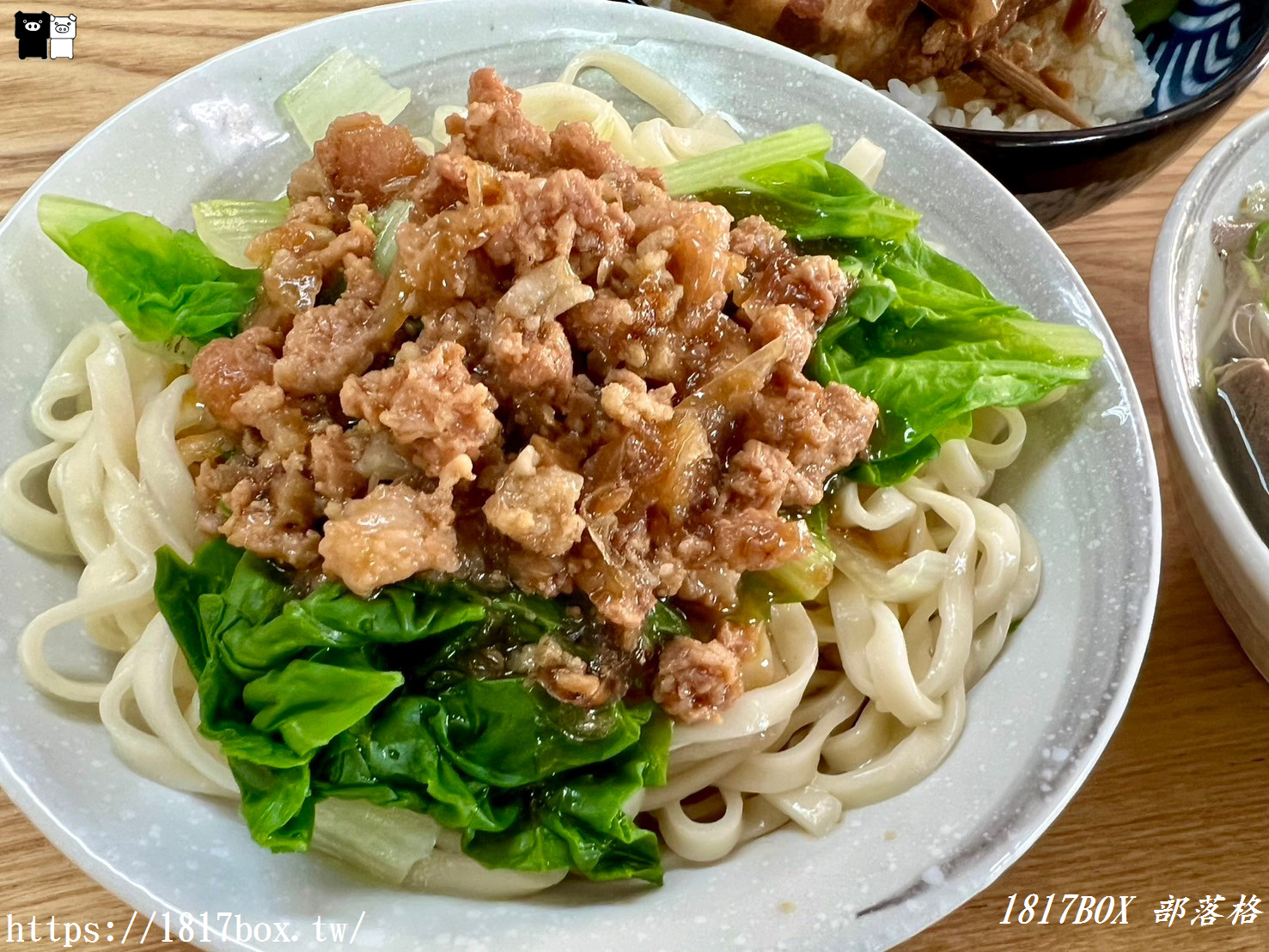 【彰化。溪州】被書局耽誤的小吃店。校園書局爌肉飯。麵食小吃