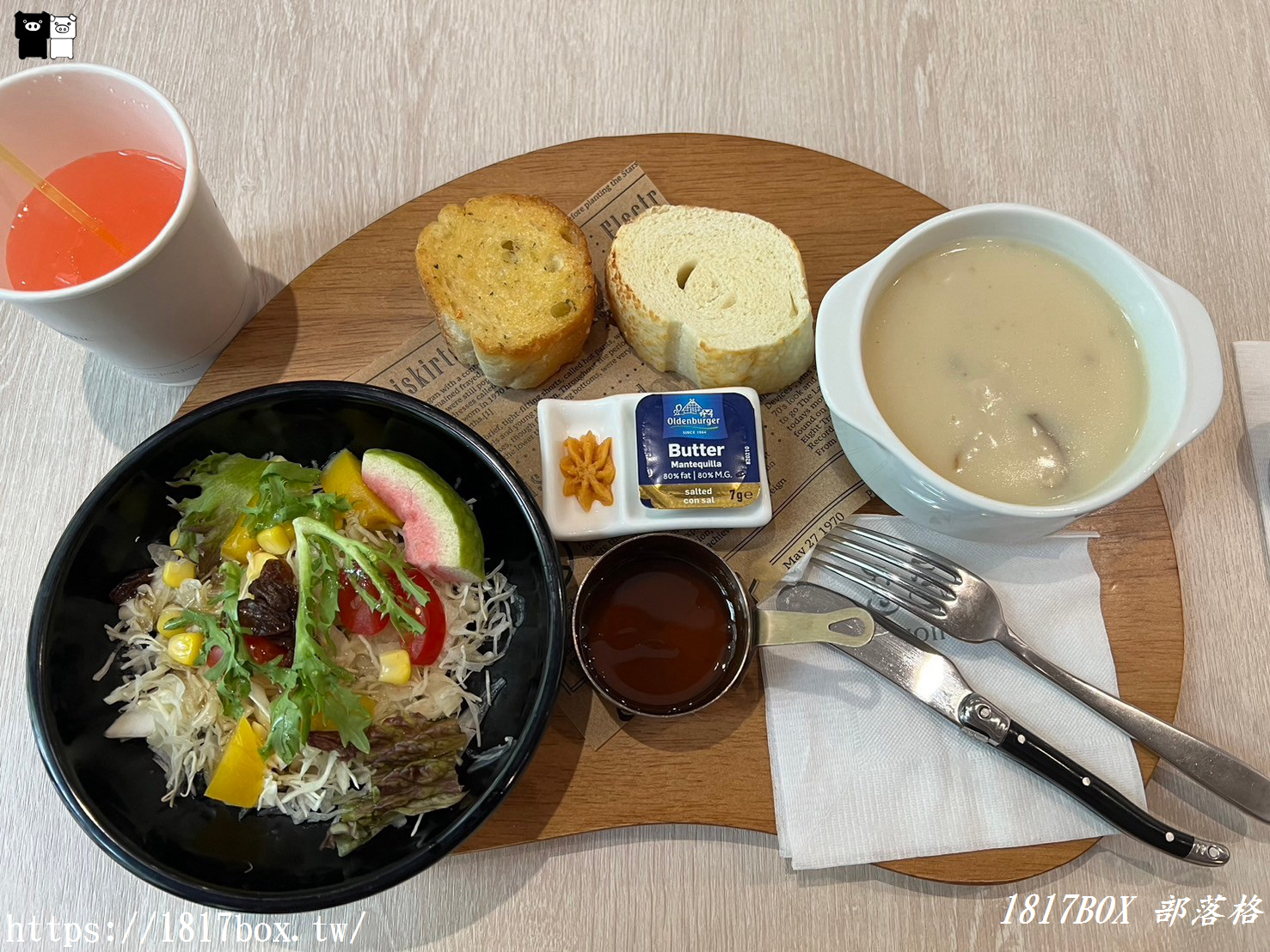 【台中。沙鹿】炯炯特炙牛排。冰淇淋、雪花冰、飲料無限暢飲