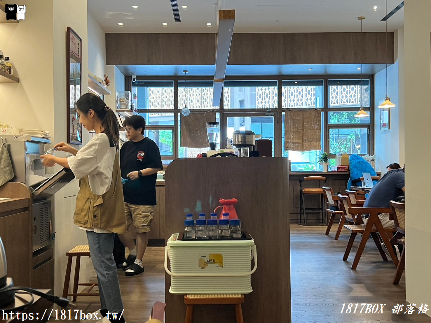 【台中。烏日】鯨牧咖啡。成功車站附近咖啡店