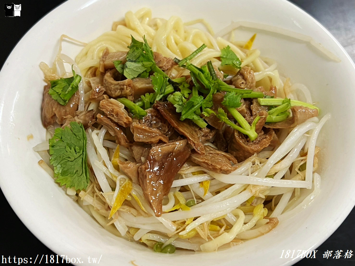 【彰化市】趙記素食。沒菜單。在地熱門排隊素食麵店