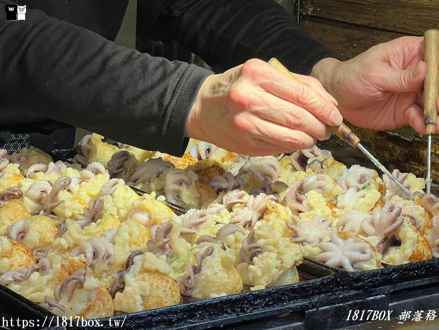 【大阪美食】大阪章魚燒必吃推薦。跳舞章魚燒道頓堀店。道頓堀「踊りだこ」每顆都有一整隻章魚