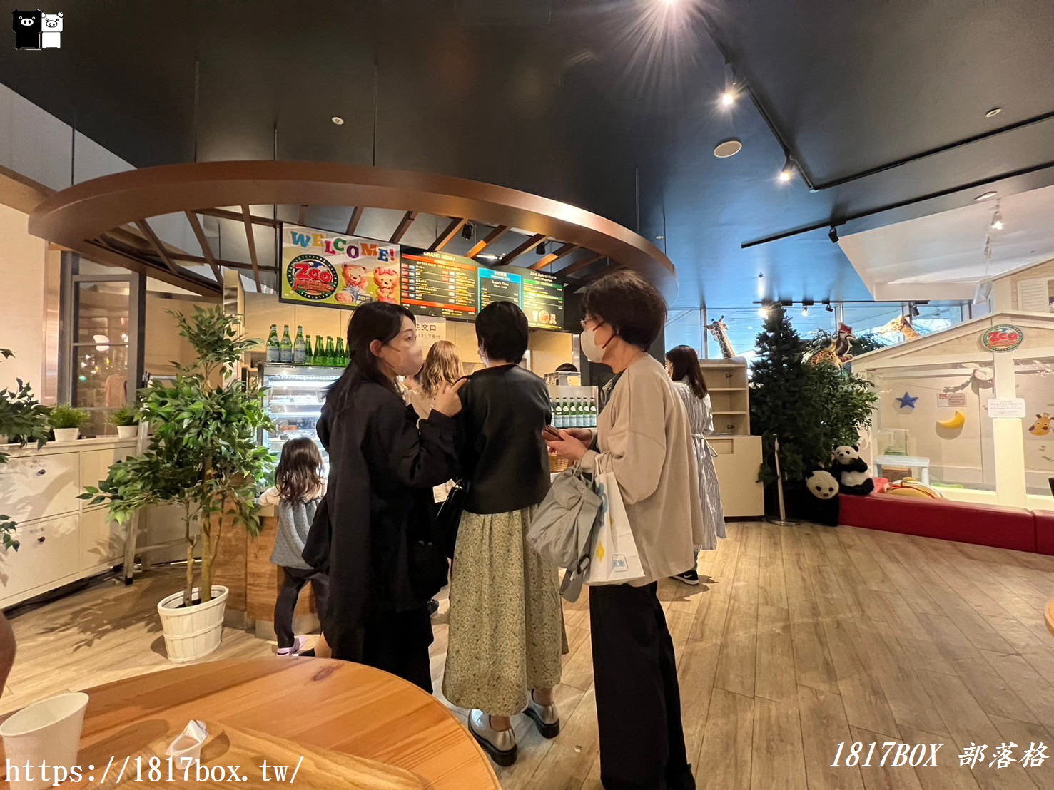 【大阪美食】Zoo Adventure ルクア大阪店。動物玩偶陪用餐。RELAX氛圍最療癒