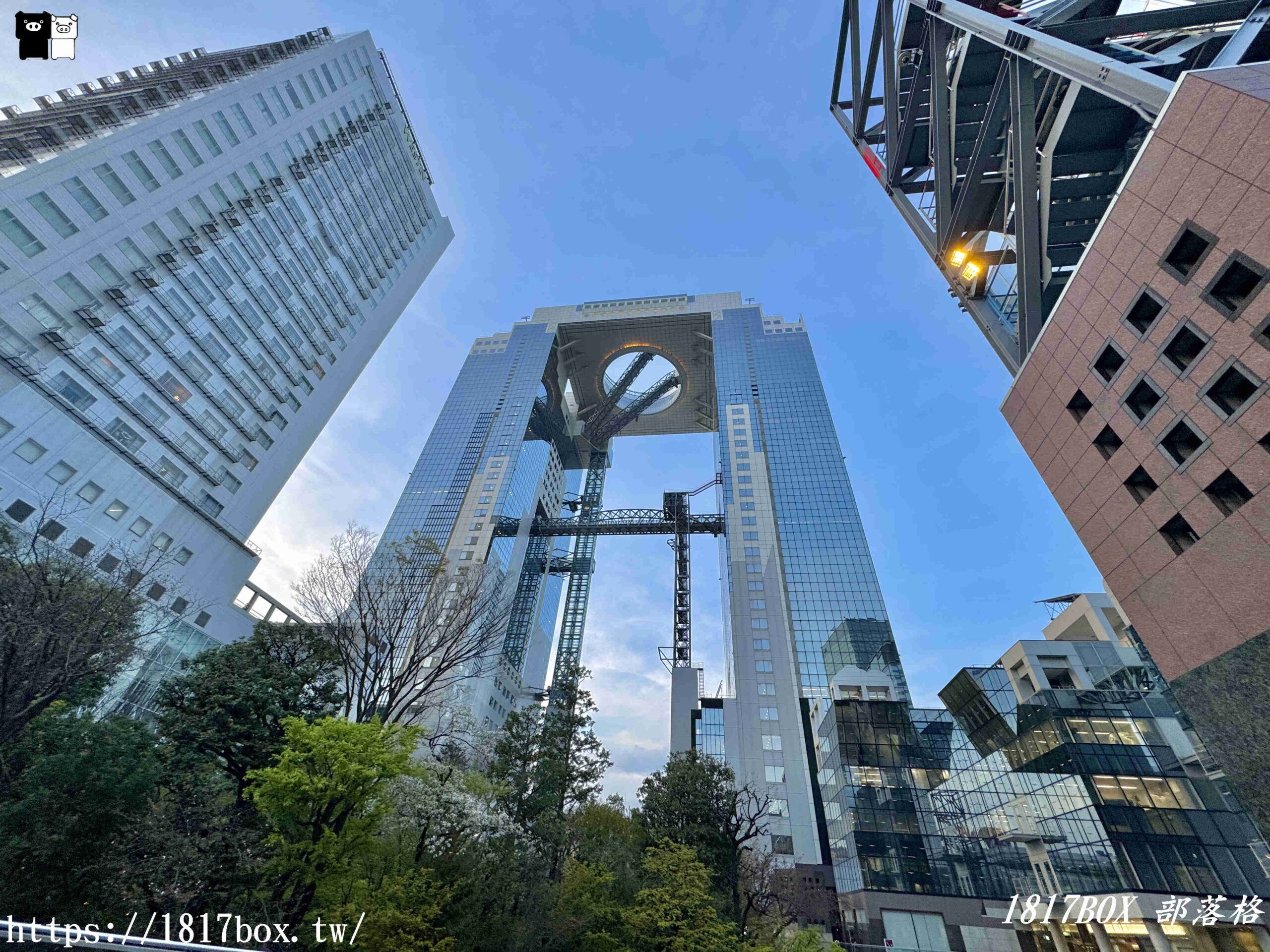 【大阪景點】梅田藍天大廈(空中庭園展望台)。彷彿漂浮在天空中喝咖啡。360度全景露天屋頂鳥瞰大阪美景