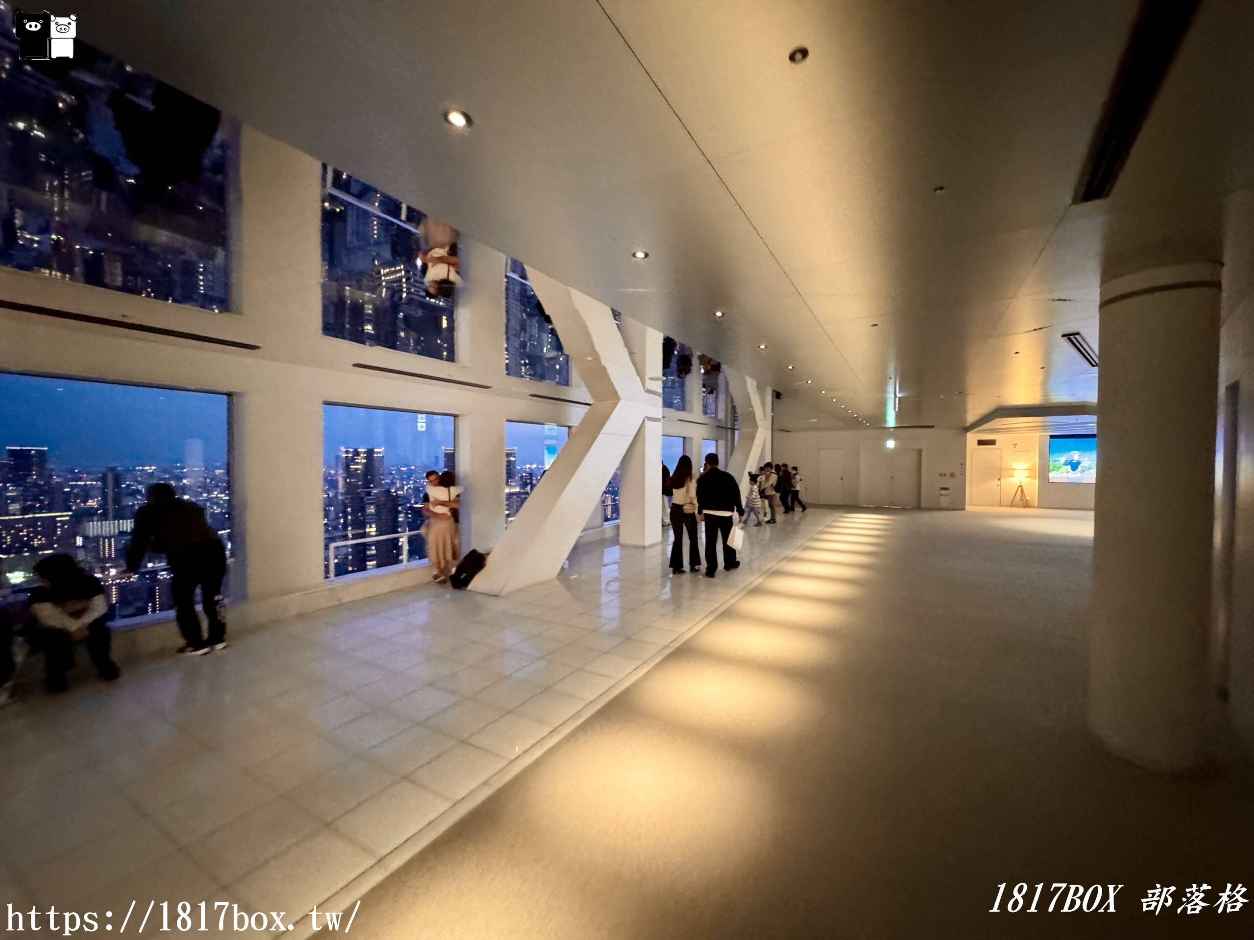 【大阪景點】梅田藍天大廈(空中庭園展望台)。彷彿漂浮在天空中喝咖啡。360度全景露天屋頂鳥瞰大阪美景