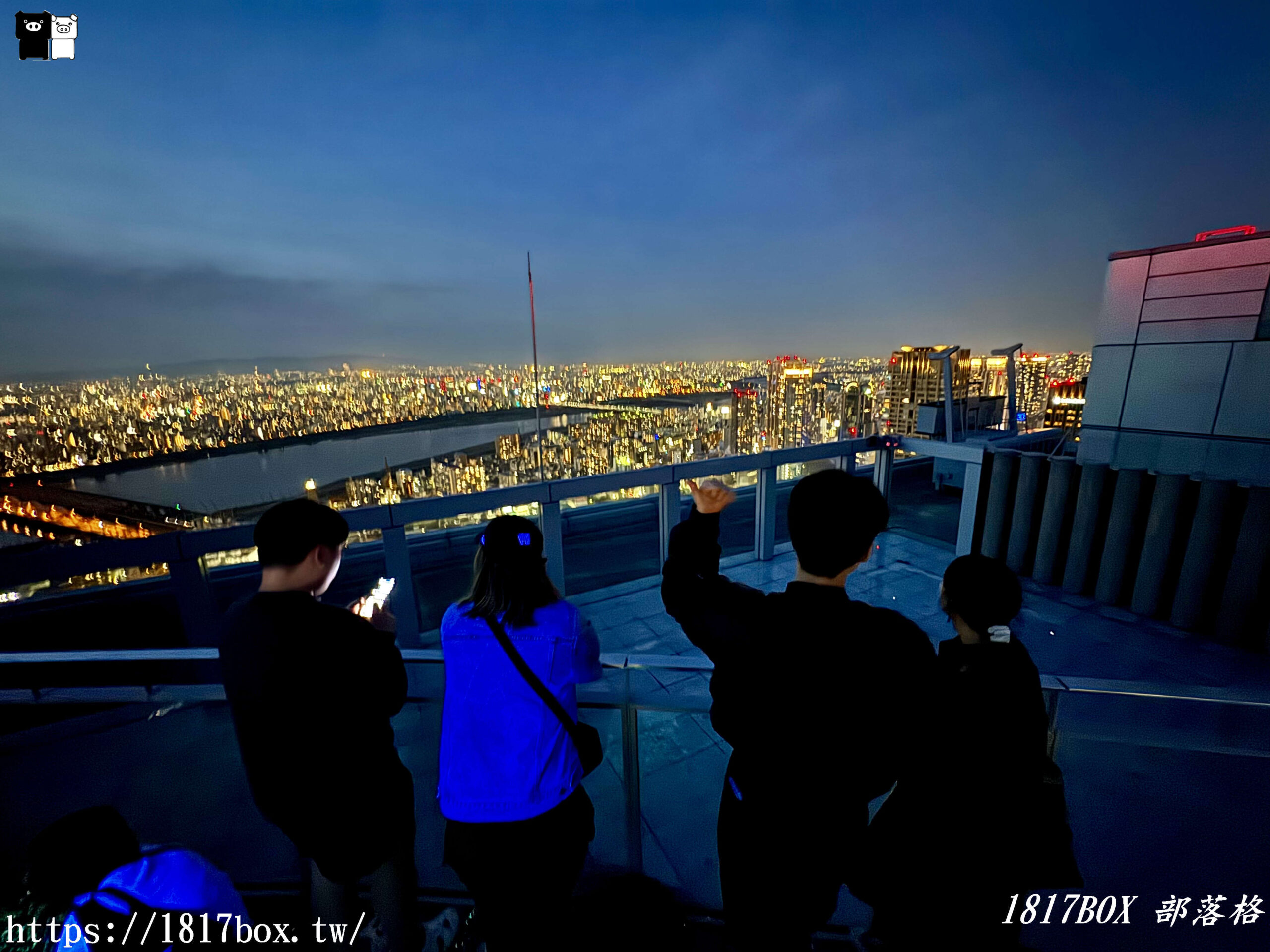 【大阪景點】梅田藍天大廈(空中庭園展望台)。彷彿漂浮在天空中喝咖啡。360度全景露天屋頂鳥瞰大阪美景