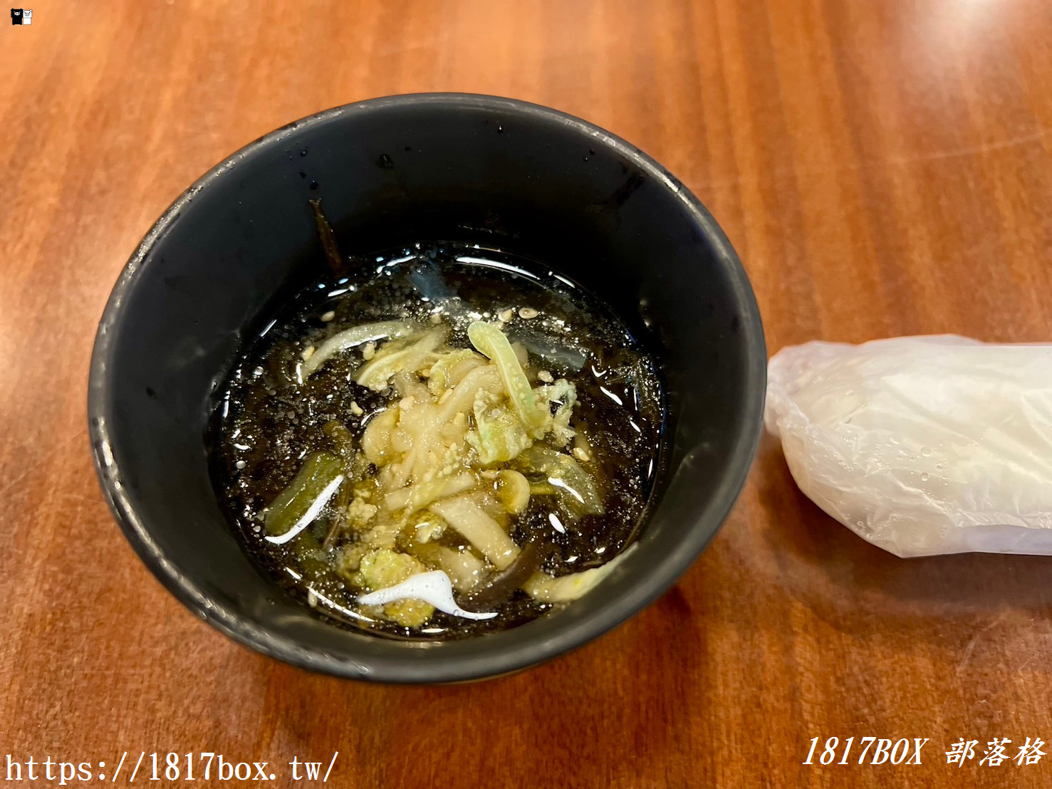 【沖繩美食】島唄と沖縄料理 花琉球てんぶす那覇店。品嚐沖繩特色美食。現場音樂演奏的居酒屋