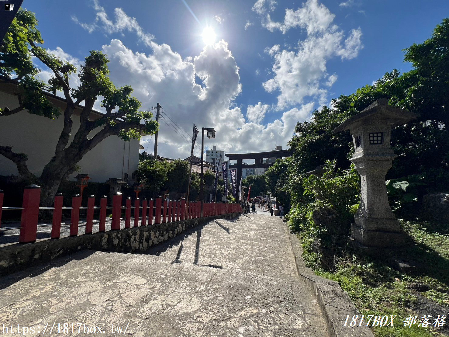 【沖繩景點】波上宮。懸崖上的神社。絕美海灘、鳥居、神社一次擁有