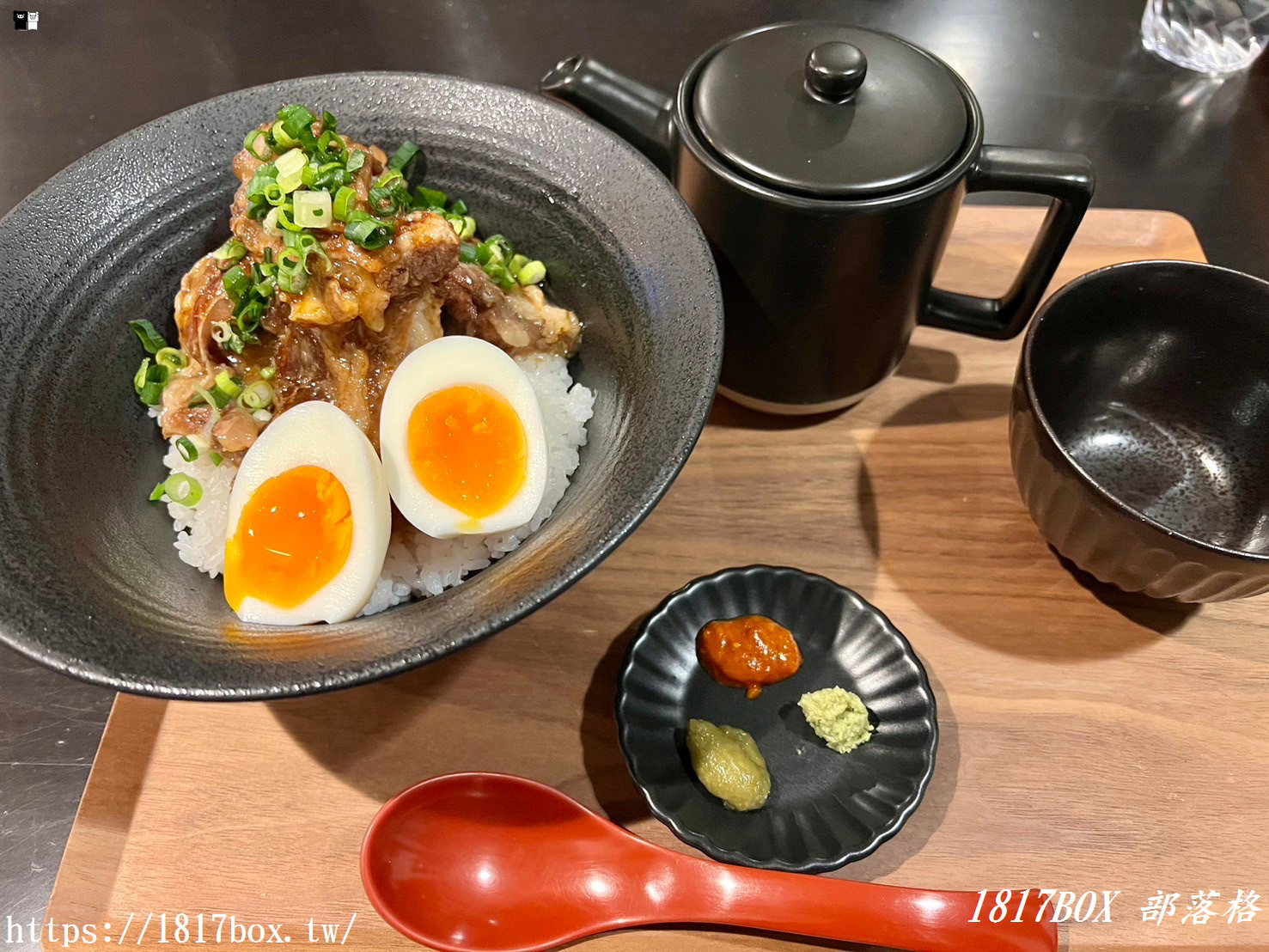 【北海道美食】丼ふらの Don Furano。炙燒和牛飯。豬軟骨飯。富良野蓋飯餐廳