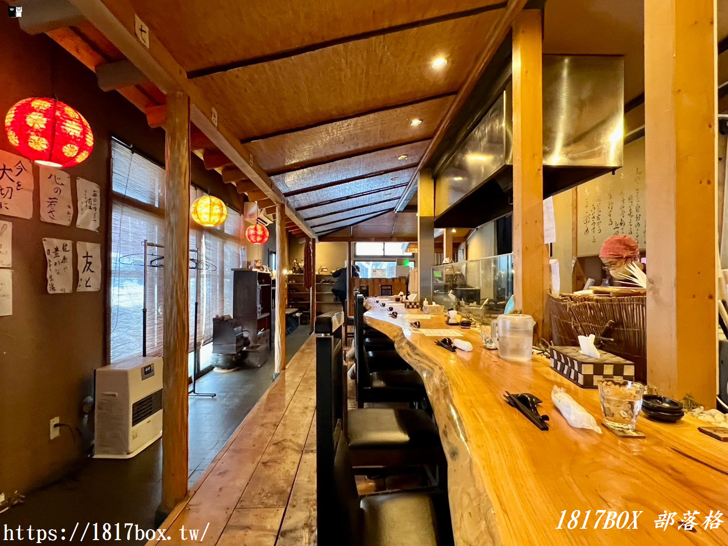 【北海道美食】湯咖哩奥芝商店－奧芝奶奶店。臉盆大小的肉山湯咖哩。來自奶奶們的溫馨氛圍