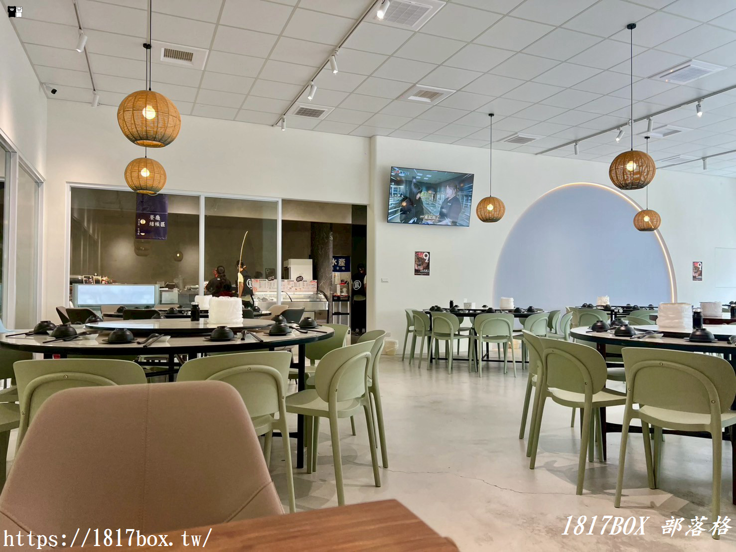 【彰化。溪湖】盅龐水產 溪湖觀光市場。結合購物、餐飲與娛樂的多功能市場