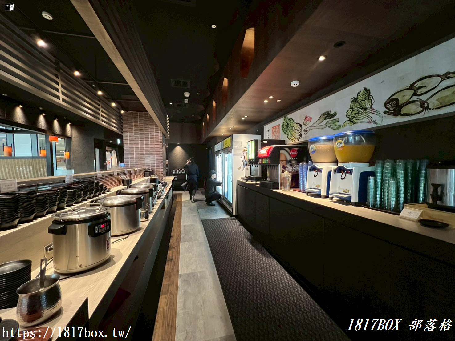 【台中。梧棲】但馬屋しゃぶしゃぶ Mitsui Outlet Park 台中港店。新鮮蔬菜自助吧。無限暢飲吃到飽