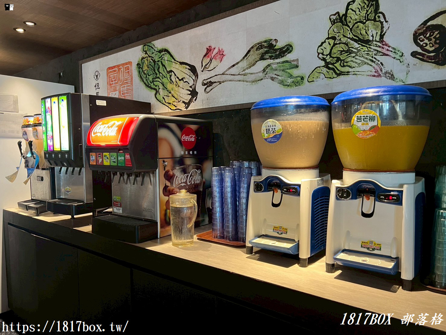 【台中。梧棲】但馬屋しゃぶしゃぶ Mitsui Outlet Park 台中港店。新鮮蔬菜自助吧。無限暢飲吃到飽