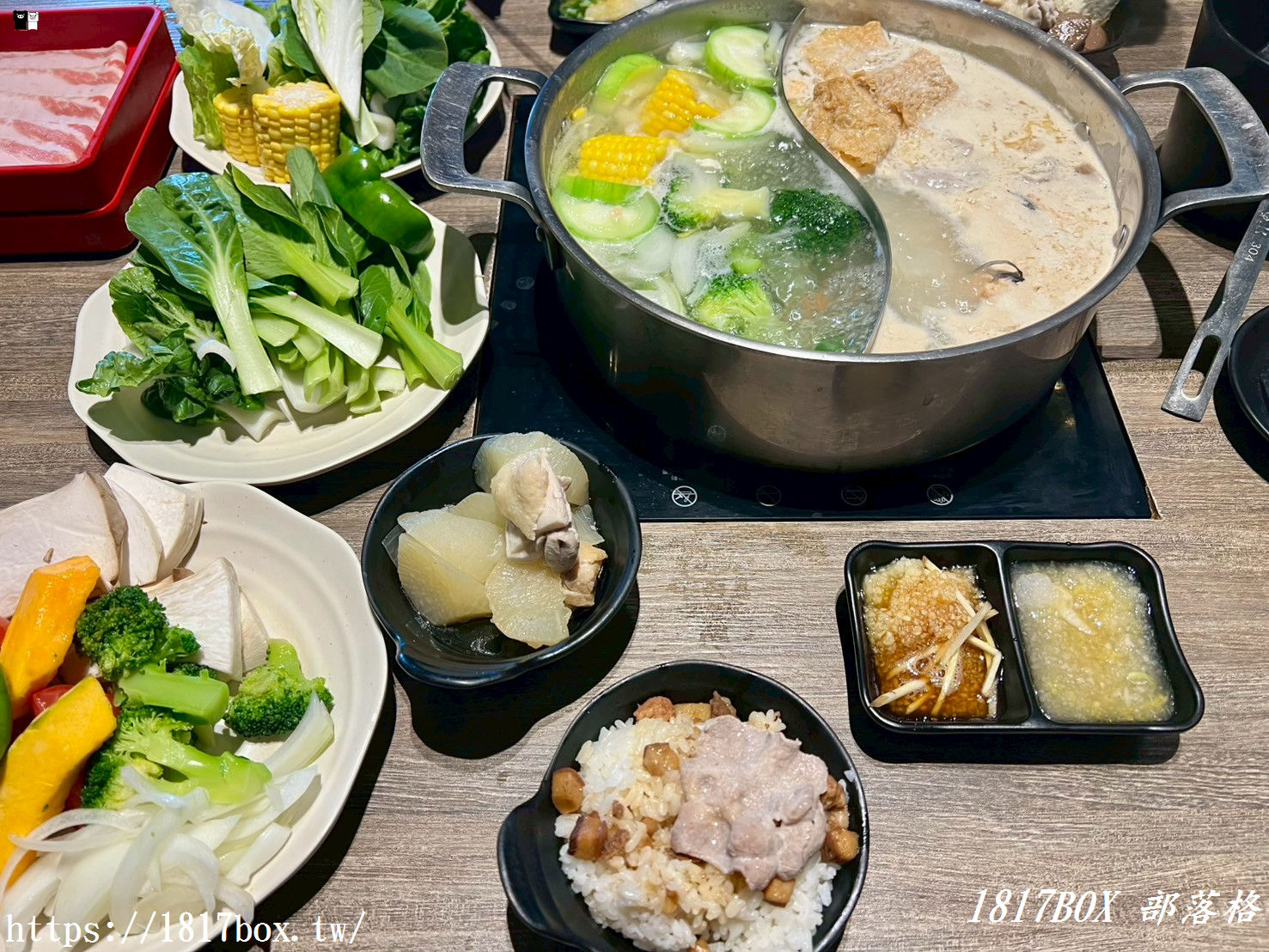 【台中。梧棲】但馬屋しゃぶしゃぶ Mitsui Outlet Park 台中港店。新鮮蔬菜自助吧。無限暢飲吃到飽