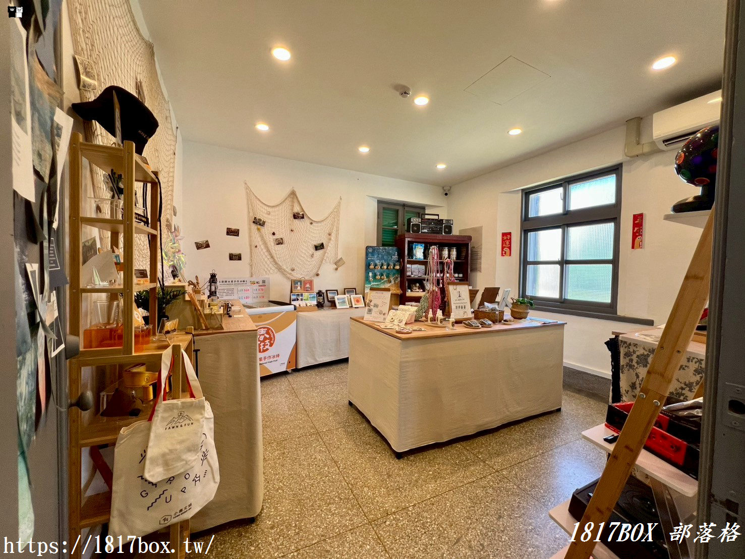 【台中。清水】高美燈塔《遇見你之前》。由海軍宿舍改造的咖啡店