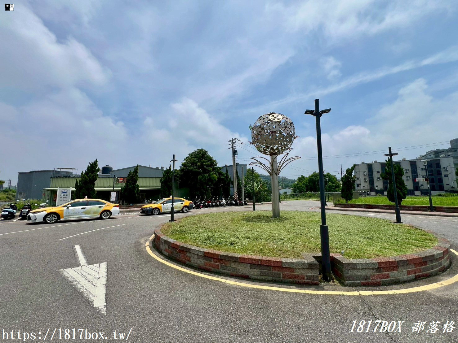 【新竹。香山】三姓橋車站。金字塔造型。小木屋villa 特色車站