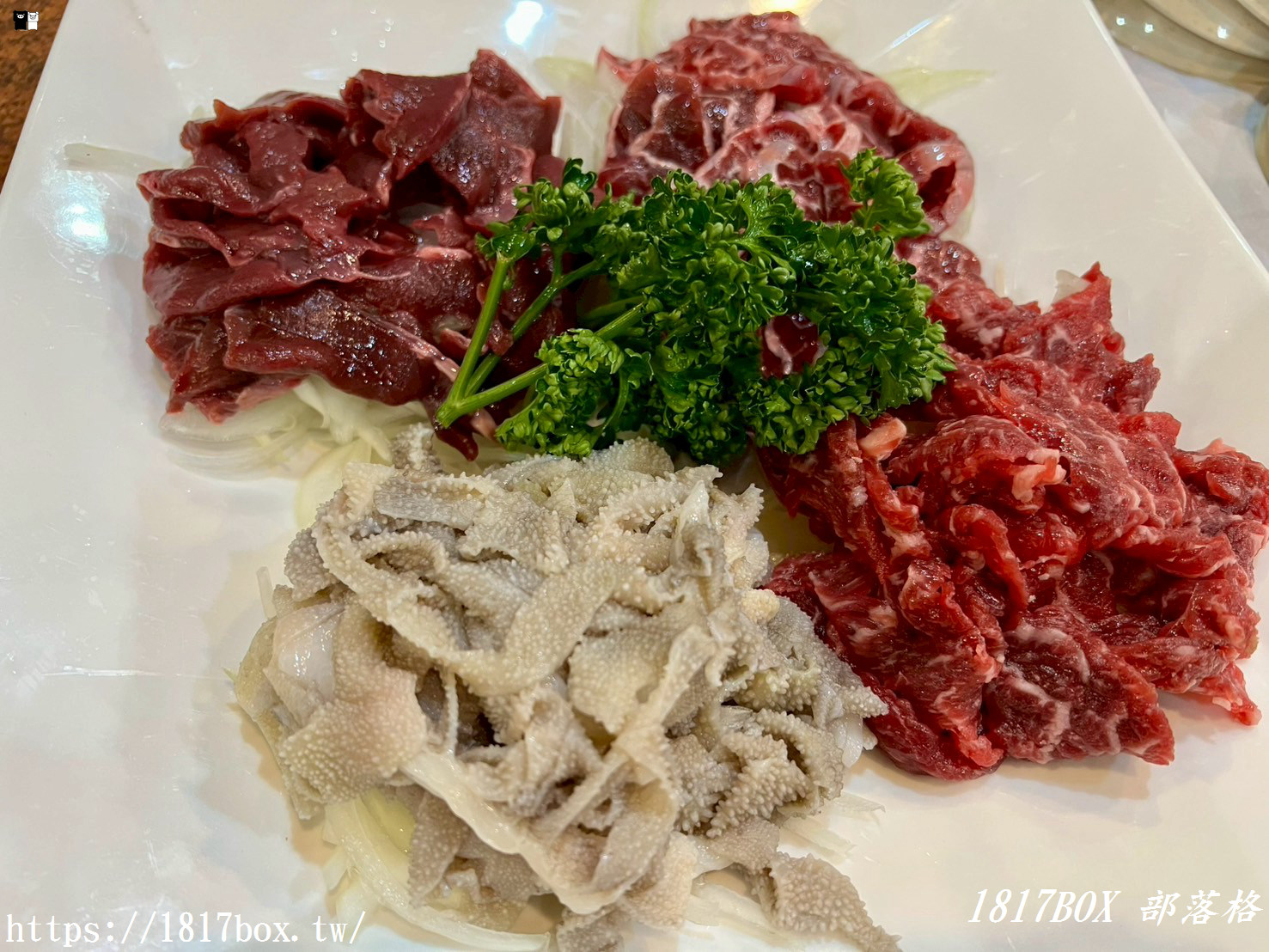 【苗栗。頭份】田新牛家莊。苗栗超火紅全牛料理