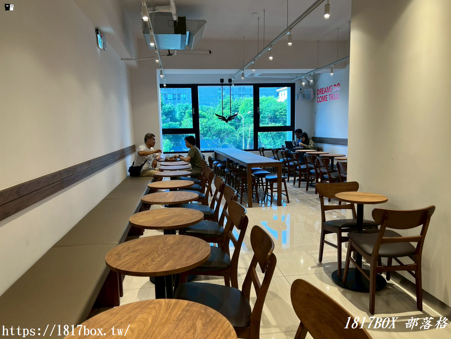 【彰化市】Dreamers Coffee 彰化彰基店。彰化首店提供咖啡、輕食與甜點