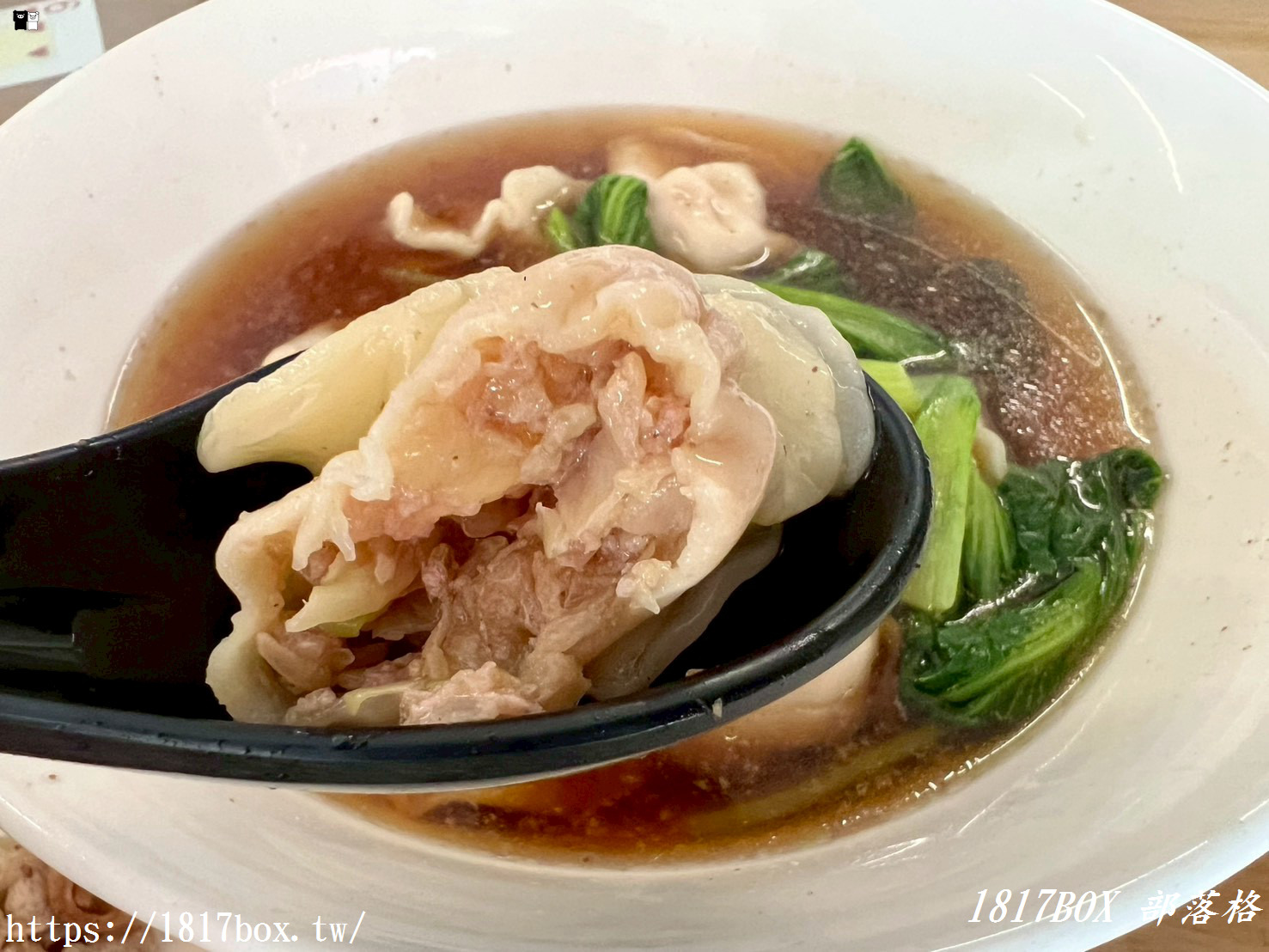 【彰化。和美】御鼎牛肉麵-和美店。網友推薦必點正宗牛肉麵。一碗可吃到多種配料