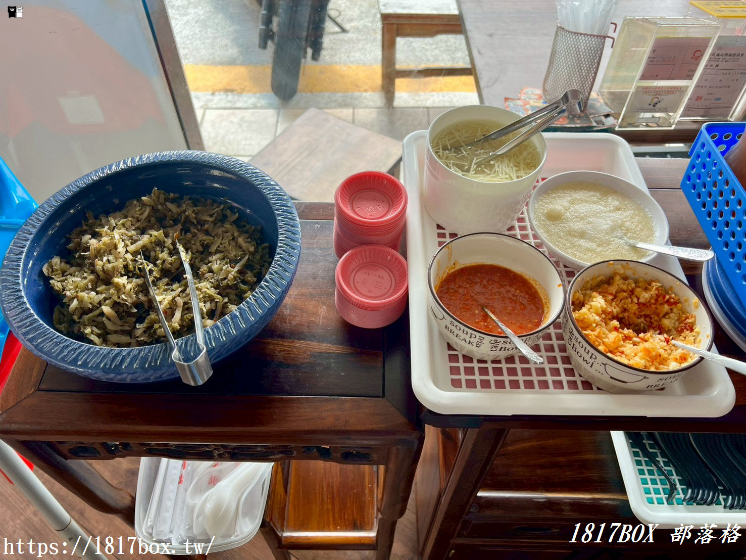 【彰化。和美】御鼎牛肉麵-和美店。網友推薦必點正宗牛肉麵。一碗可吃到多種配料