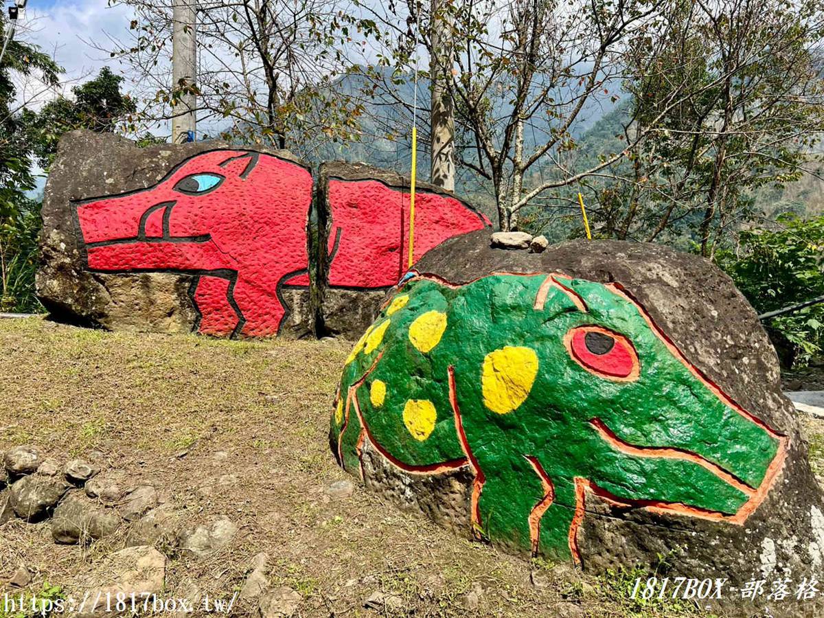 網站近期文章：【嘉義。阿里山】山豬巨石彩繪。被群山環繞在廣闊山谷中的部落
