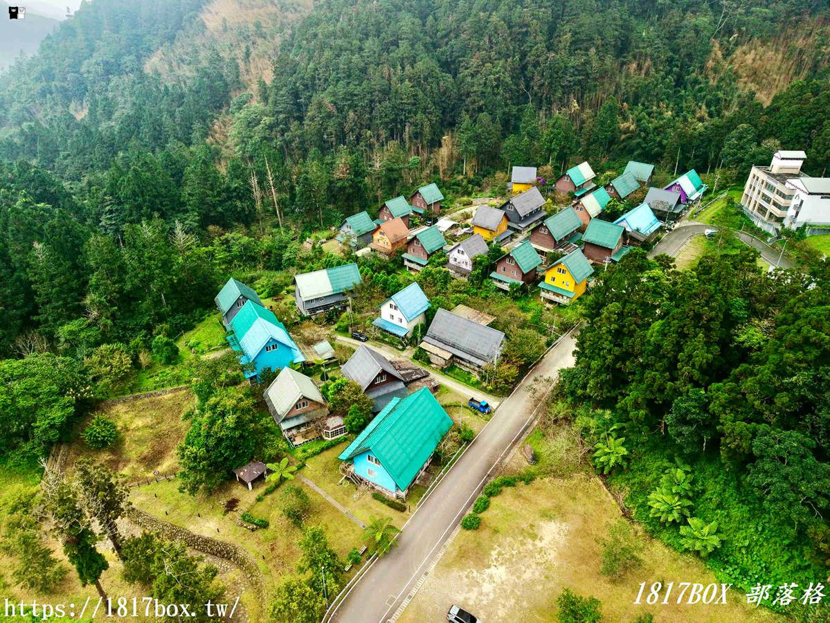 【嘉義。阿里山】得恩亞納部落-台版合掌村。色彩斑斕的高腳屋 【嘉義。阿里山】得恩亞納部落-台版合掌村。色彩斑斕的高腳屋