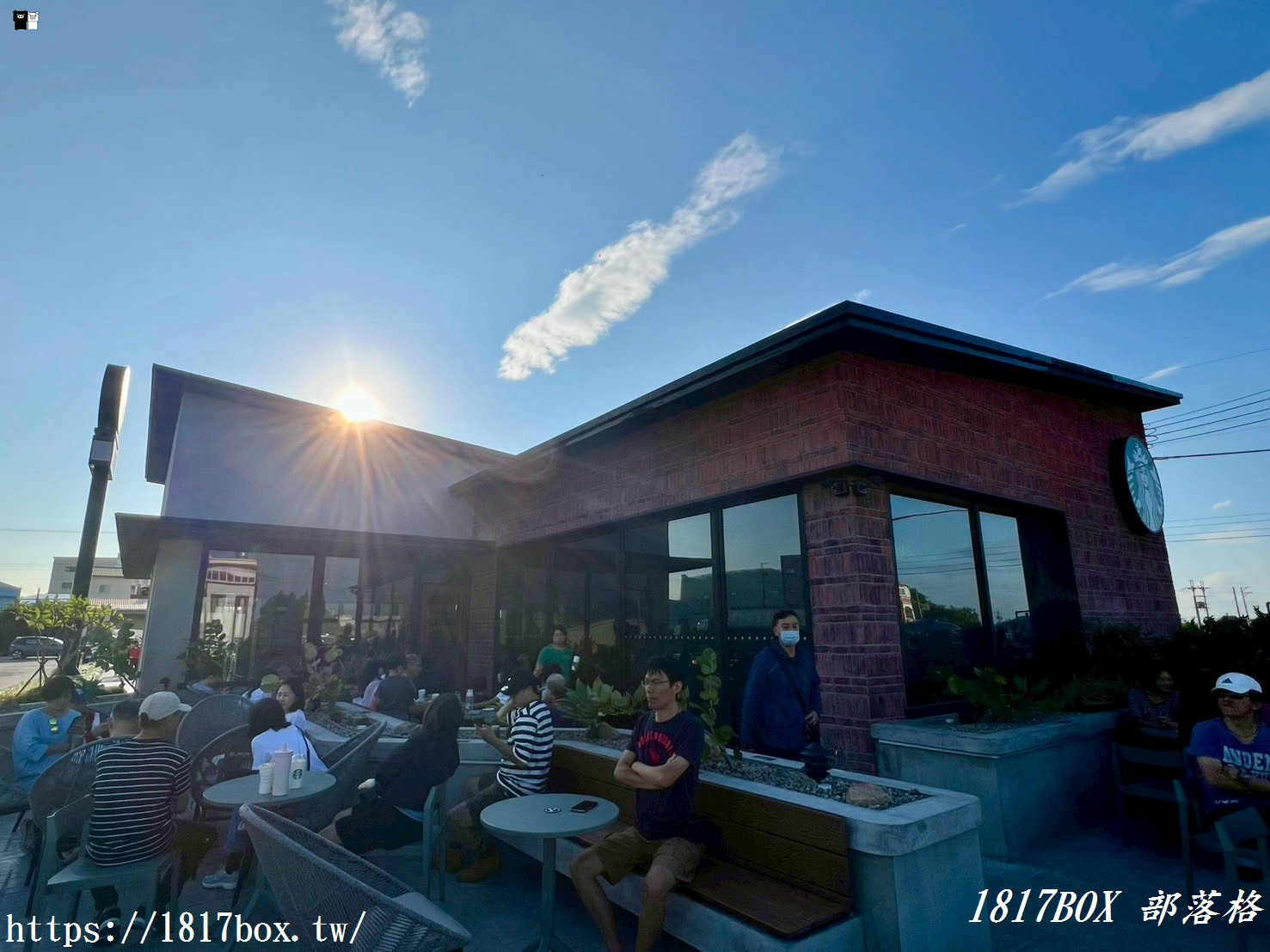 【苗栗。苑裡】星巴克 苑裡稻香門市。金黃稻浪與咖啡的對話