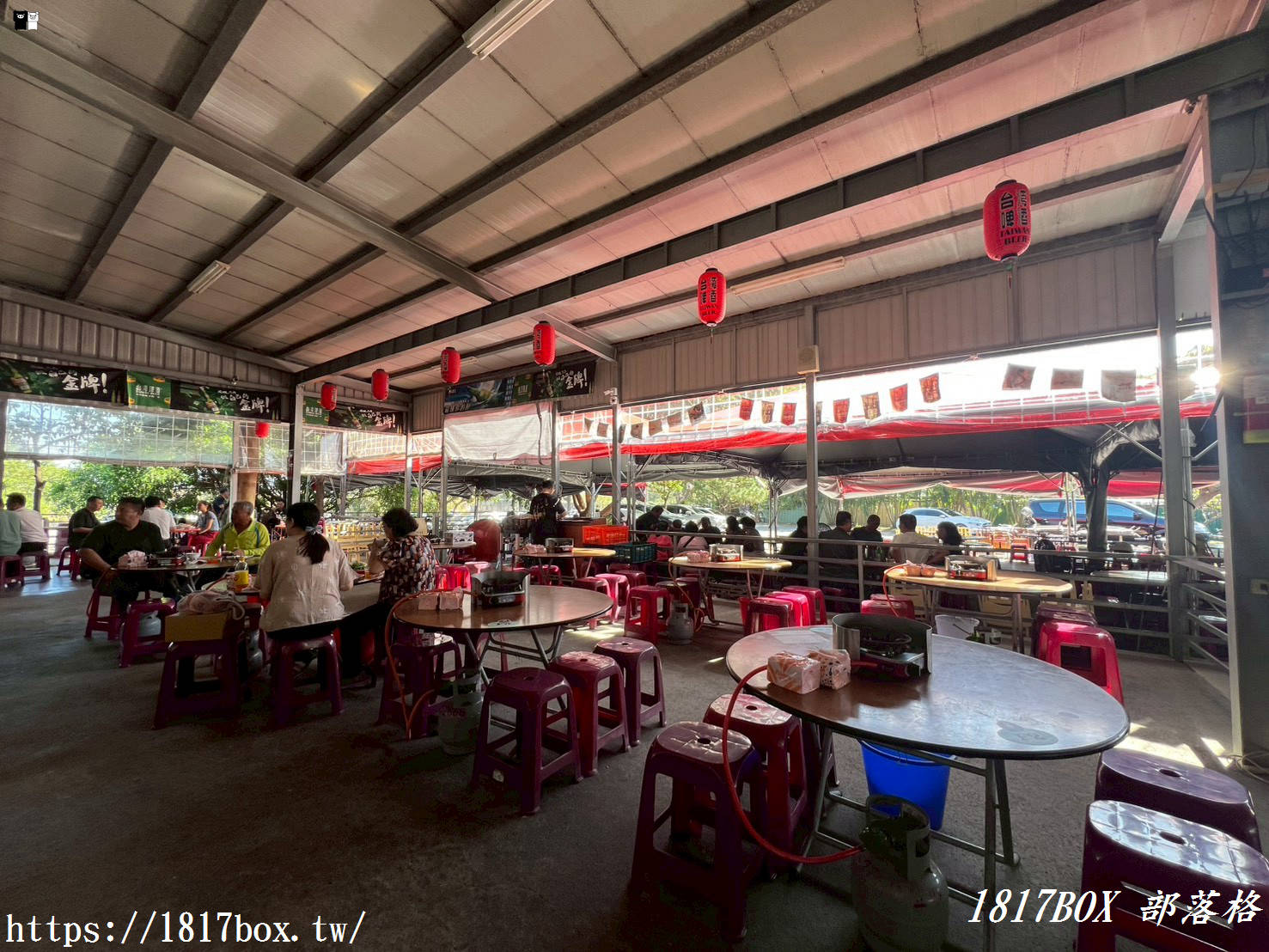 【台中。沙鹿】羊博士鍋物料理有限公司。鍋底有加香菜。鄰近清泉崗機場