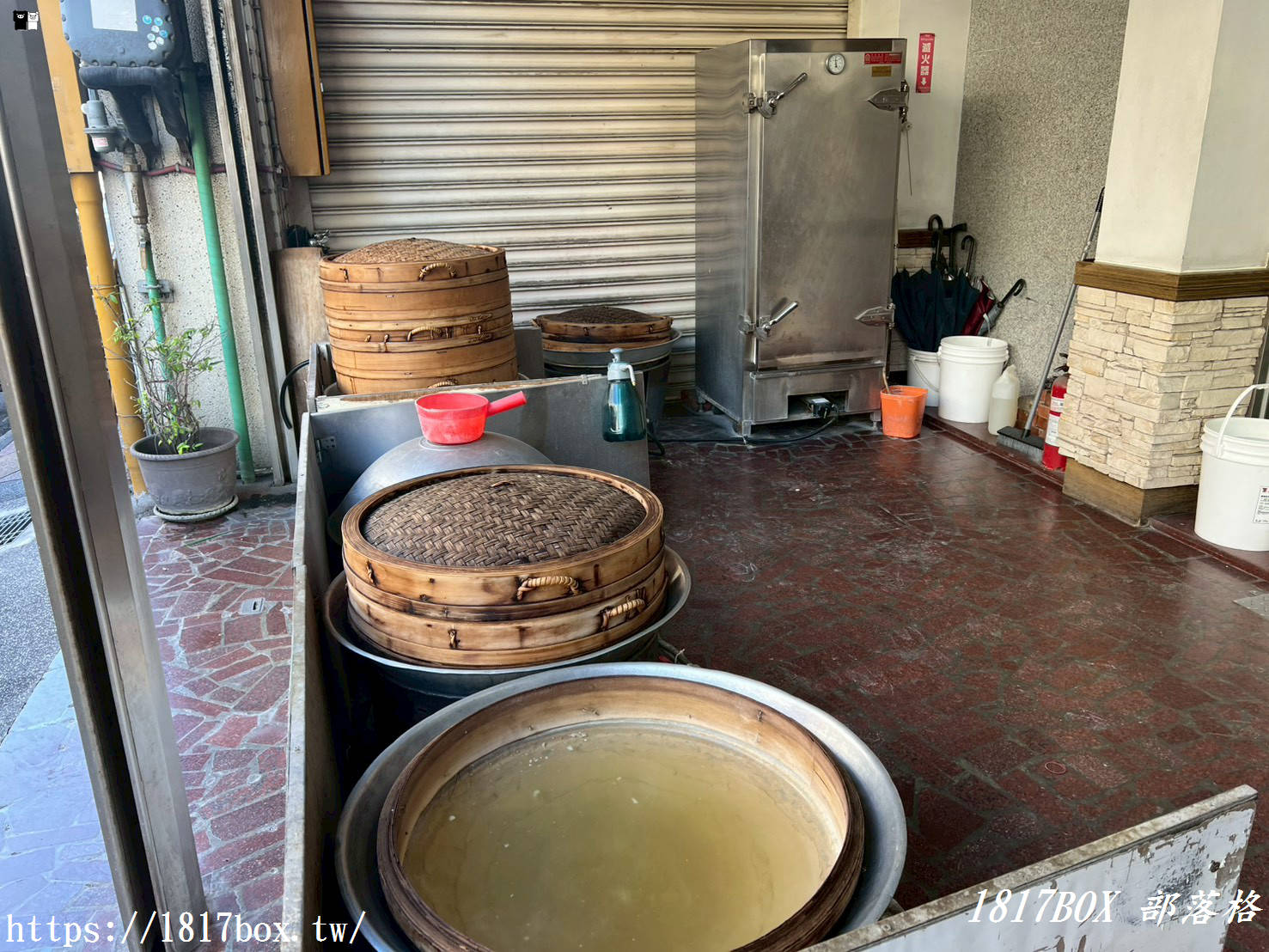 【彰化。鹿港】老龍師肉包 三民本店。當地人和遊客喜愛的伴手禮店家 【彰化。鹿港】老龍師肉包 三民本店。當地人和遊客喜愛的伴手禮店家