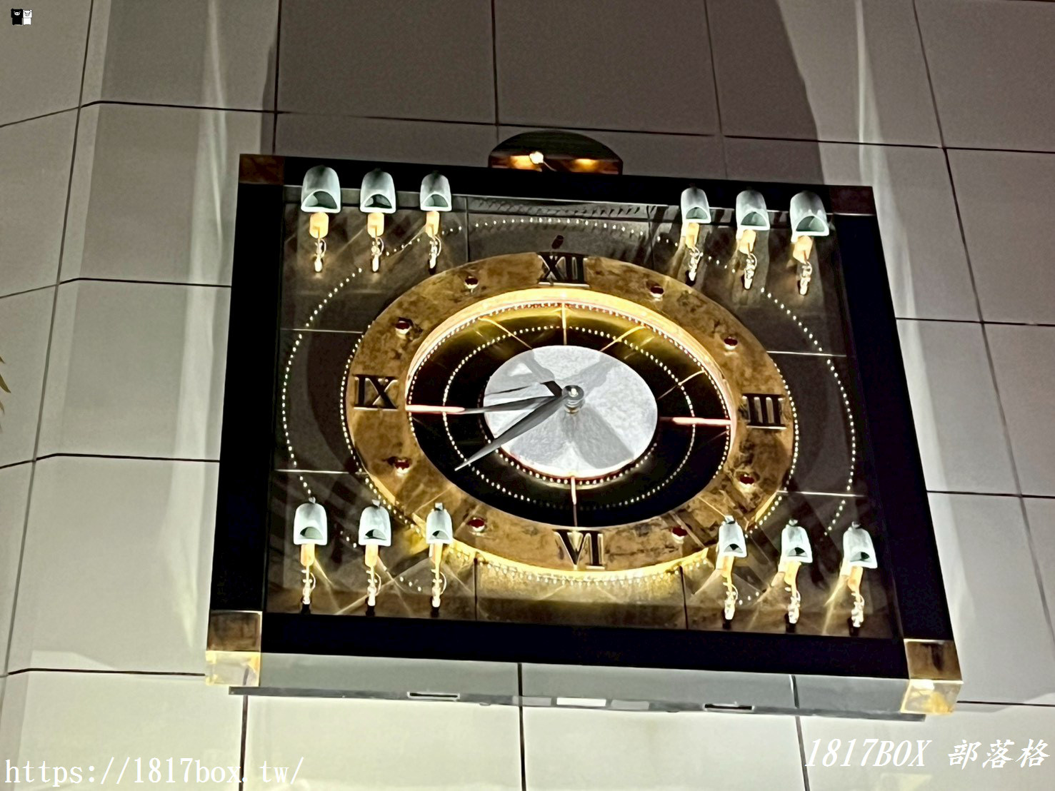 【高知自由行】播磨屋橋：藏在市中心的朱紅傳說，必看機關鐘與周邊美食全攻略