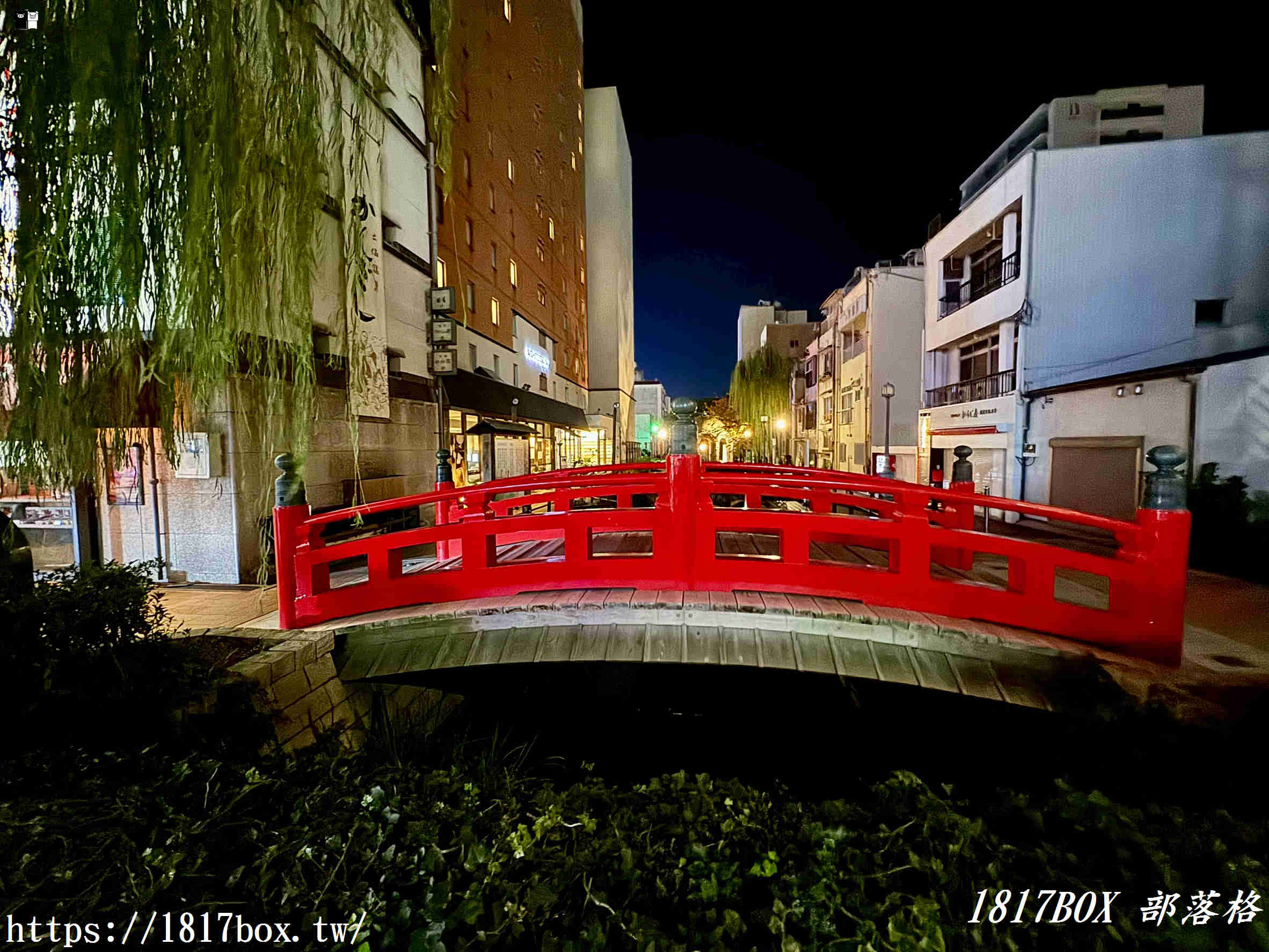 【高知自由行】播磨屋橋：藏在市中心的朱紅傳說，必看機關鐘與周邊美食全攻略