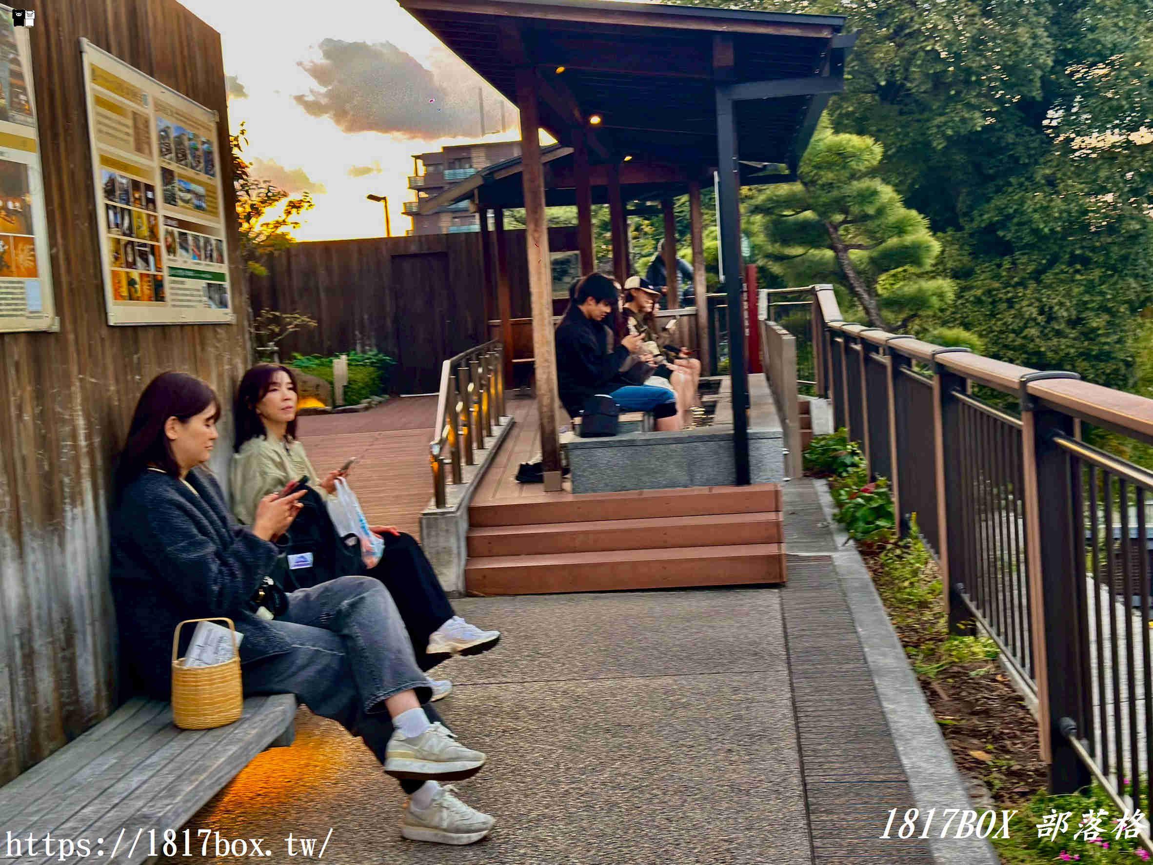 《道後溫泉 空之散步道足湯》：泡湯、賞景、拍美照，一次滿足！