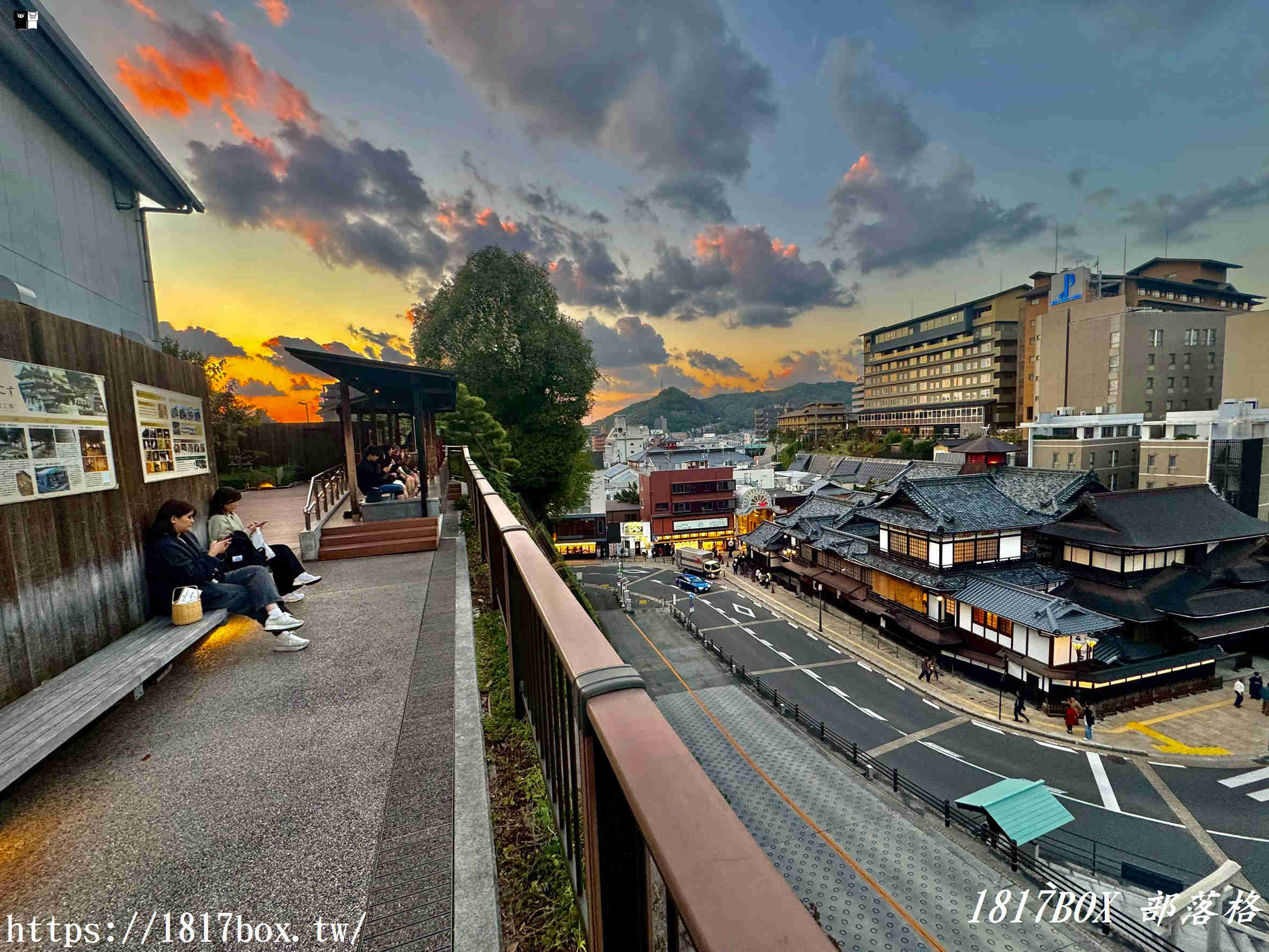 《道後溫泉 空之散步道足湯》：泡湯、賞景、拍美照，一次滿足！