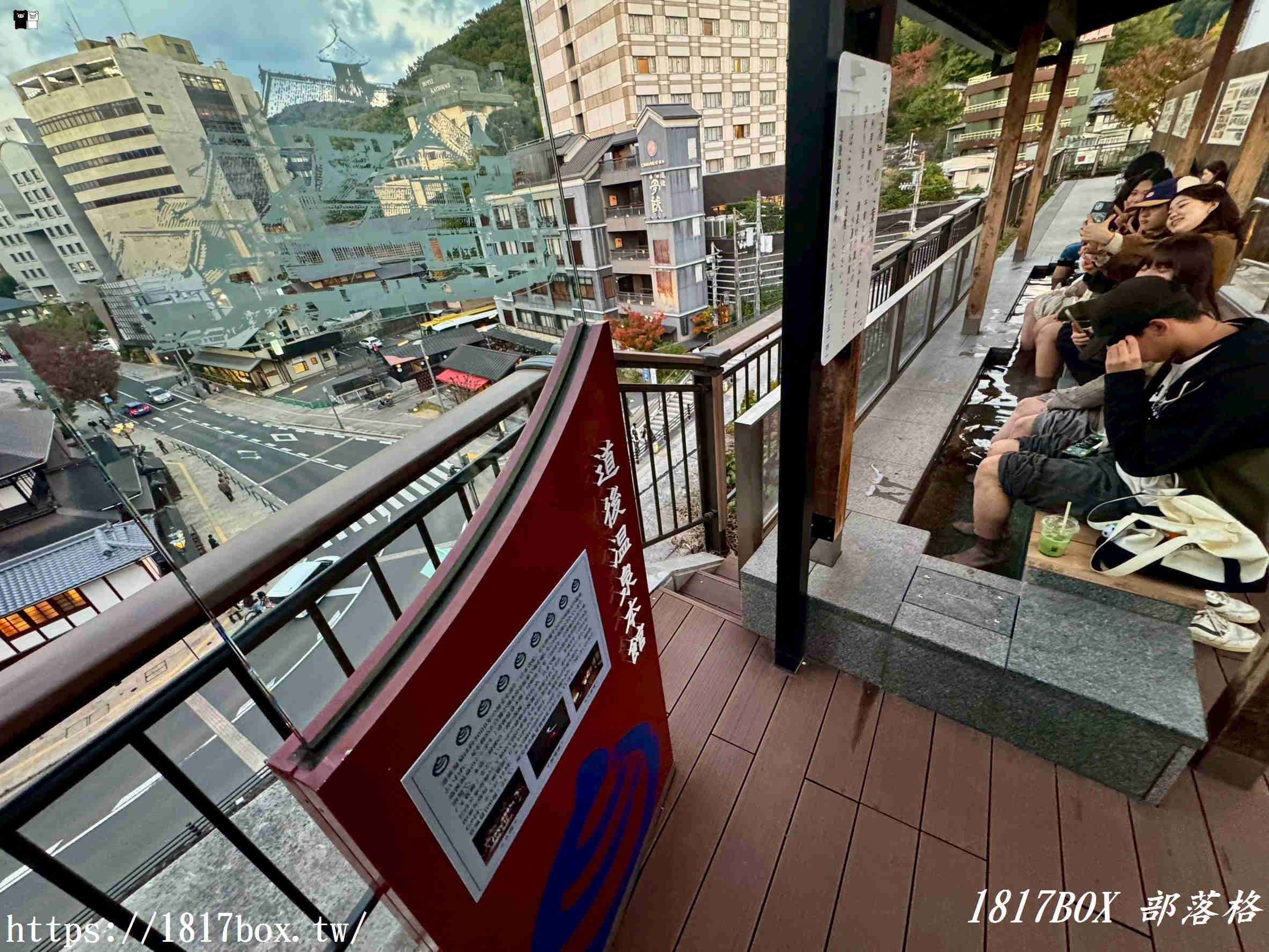 《道後溫泉 空之散步道足湯》：泡湯、賞景、拍美照，一次滿足！