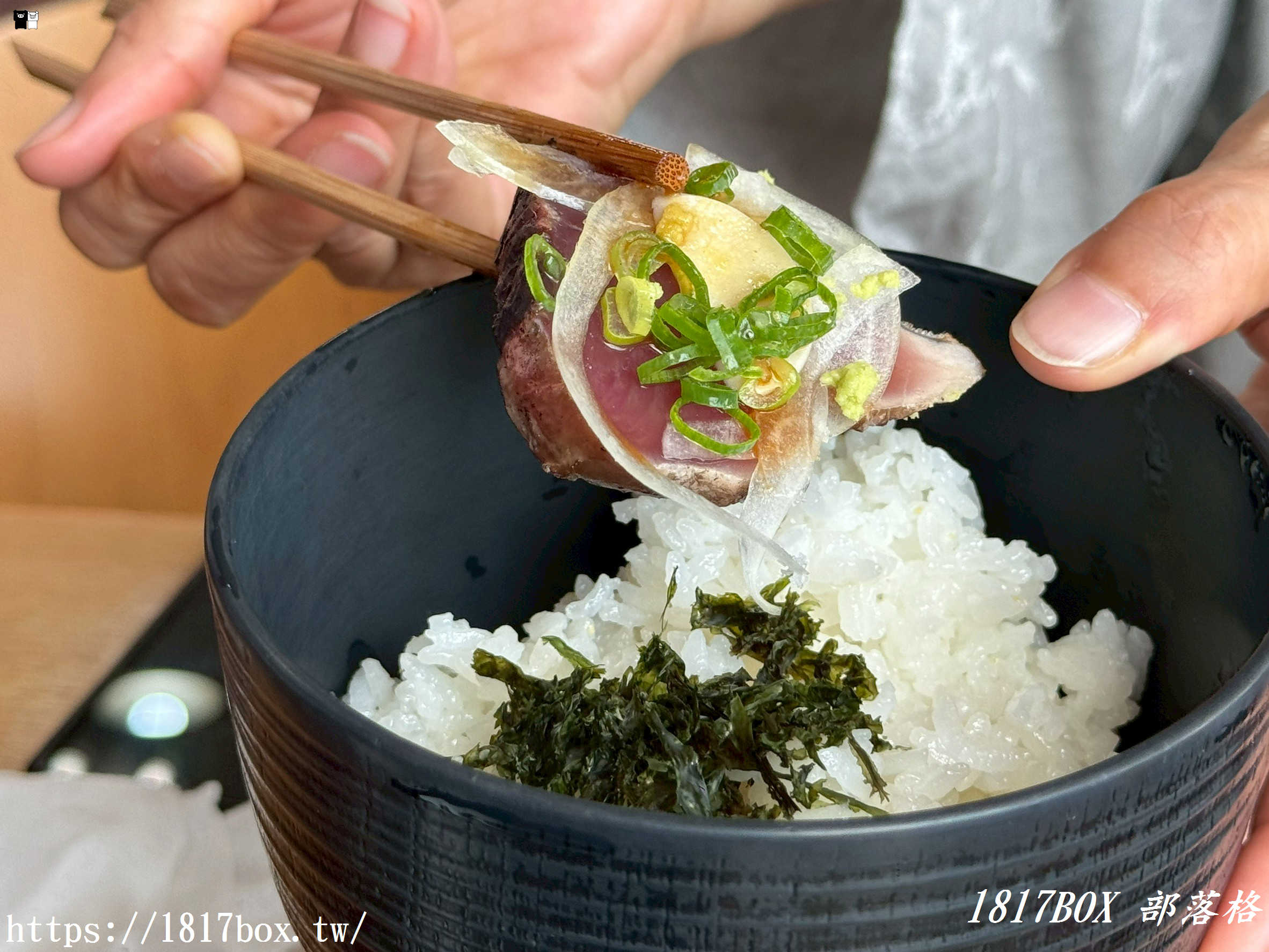 【高知必吃】かつお船（鰹魚船）超狂「稻草燒鰹魚」DIY 體驗！土佐鰹魚道場現烤現吃，連不吃生魚片的人都排隊！