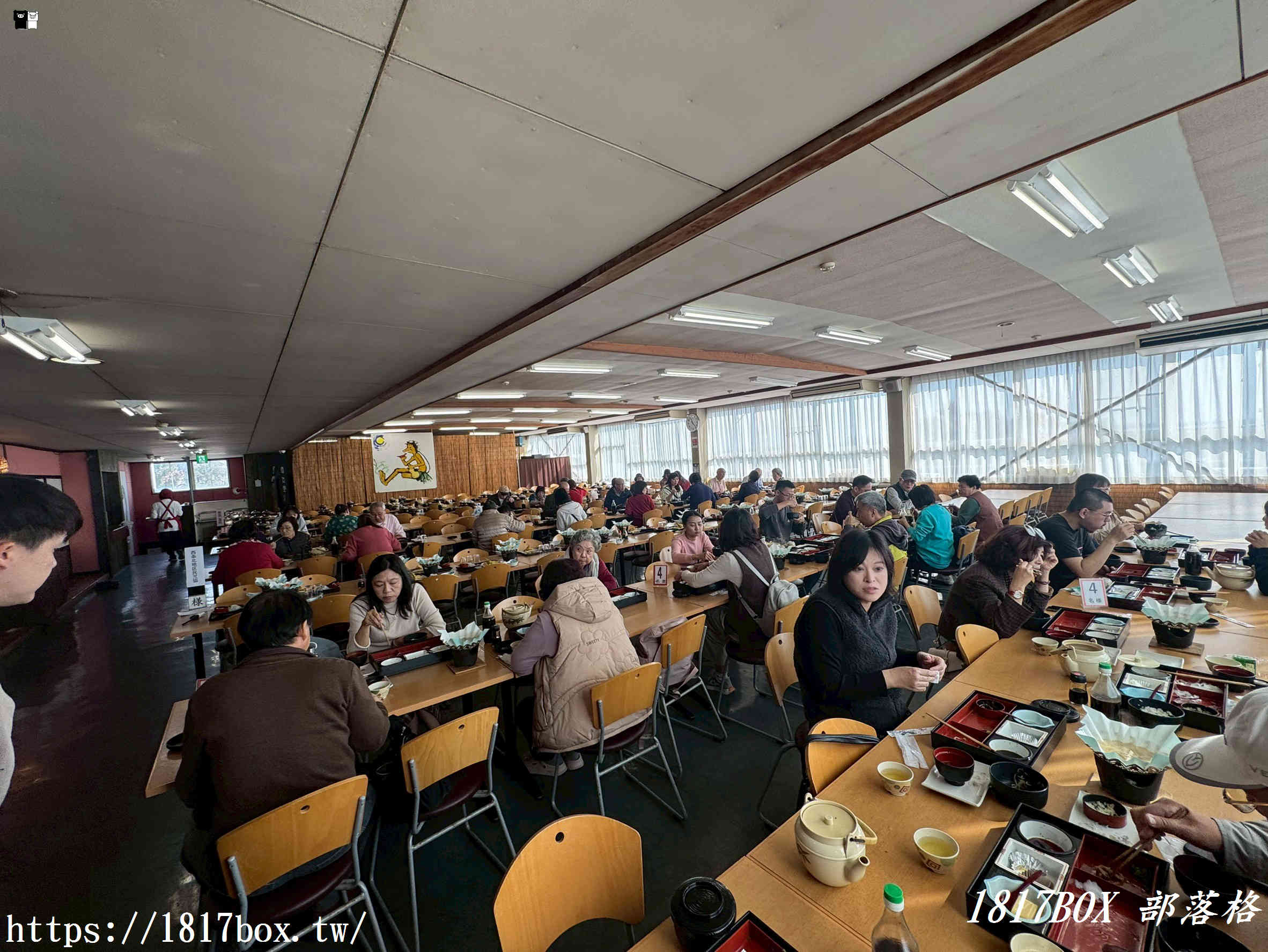 【高知必吃】かつお船（鰹魚船）超狂「稻草燒鰹魚」DIY 體驗！土佐鰹魚道場現烤現吃，連不吃生魚片的人都排隊！