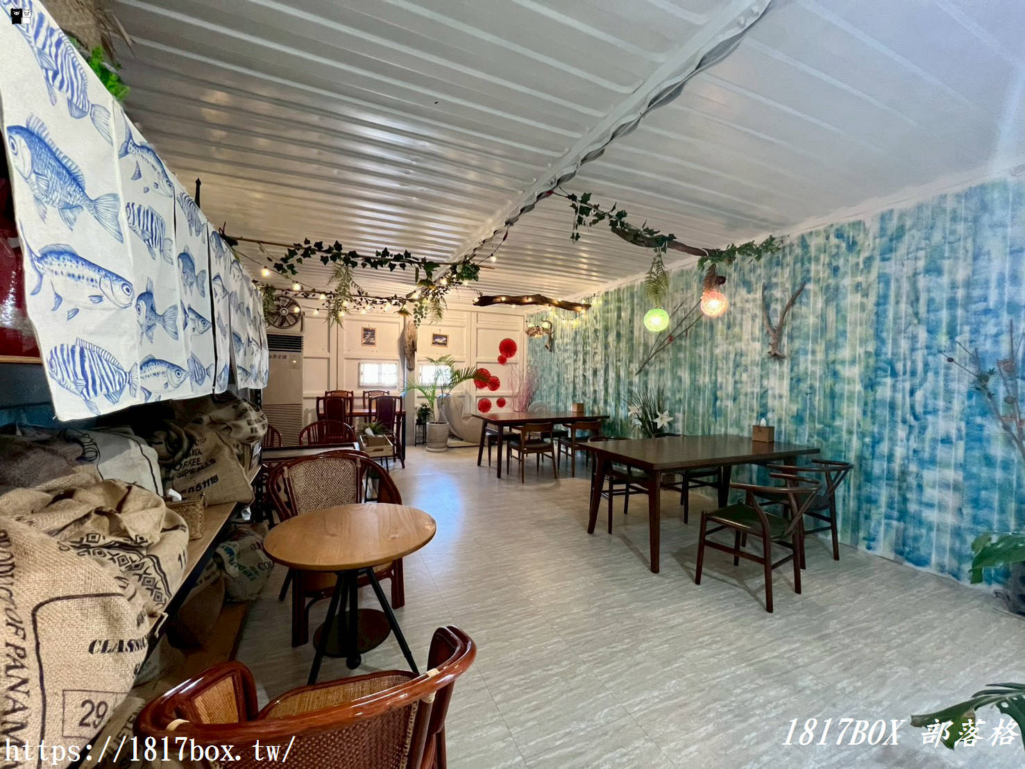 「仙人指路咖啡館」被喻為七股海岸線上最美的網美咖啡