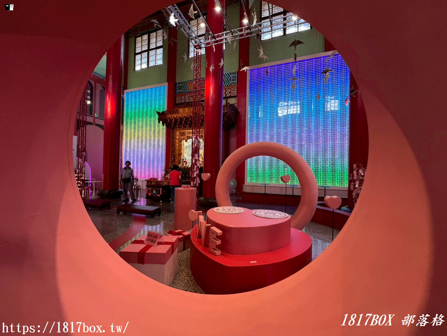 探索「台版紫禁城」：正統鹿耳門聖母廟，求姻緣、賞煙火的台南必訪聖地