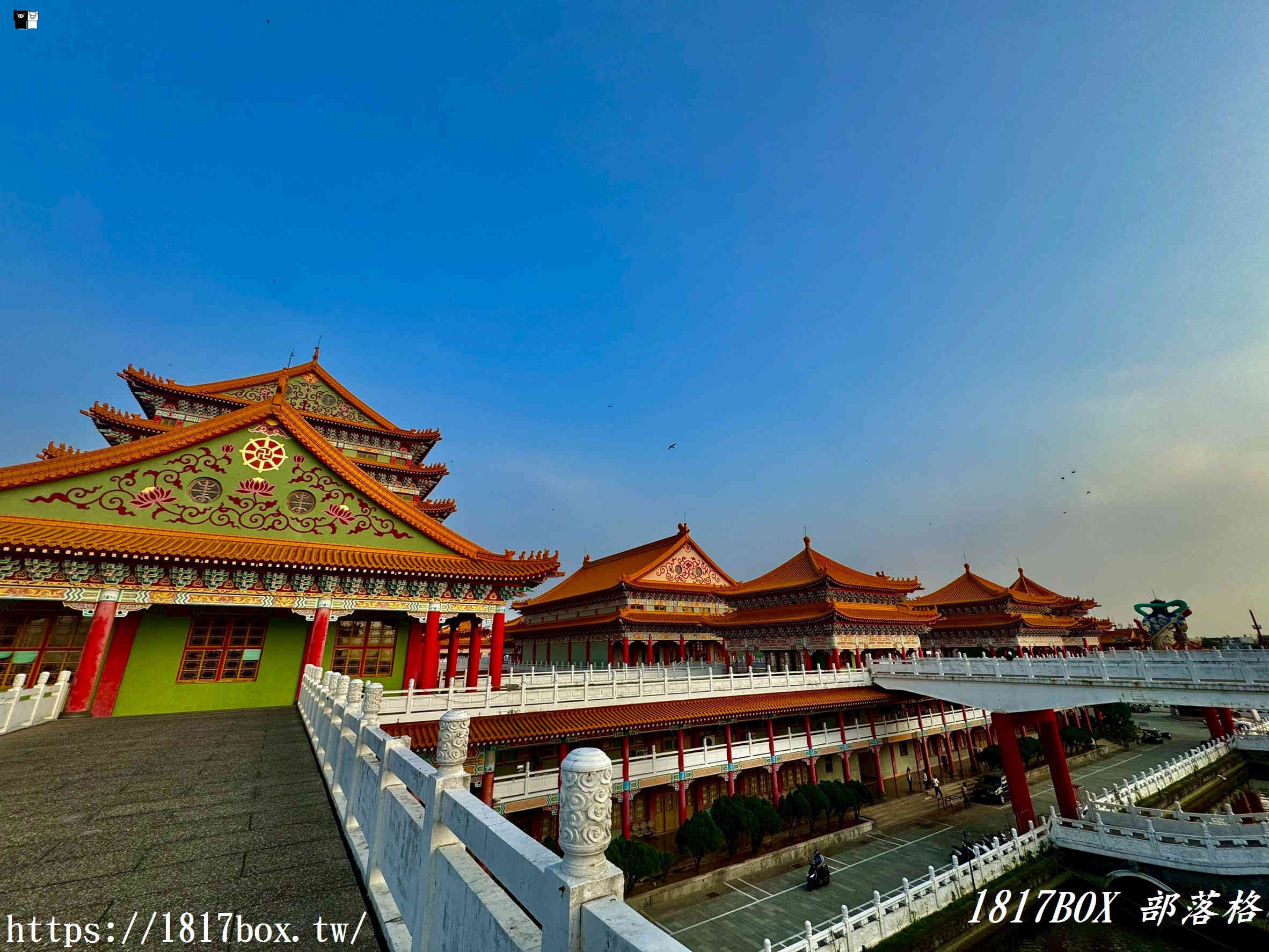 探索「台版紫禁城」：正統鹿耳門聖母廟，求姻緣、賞煙火的台南必訪聖地