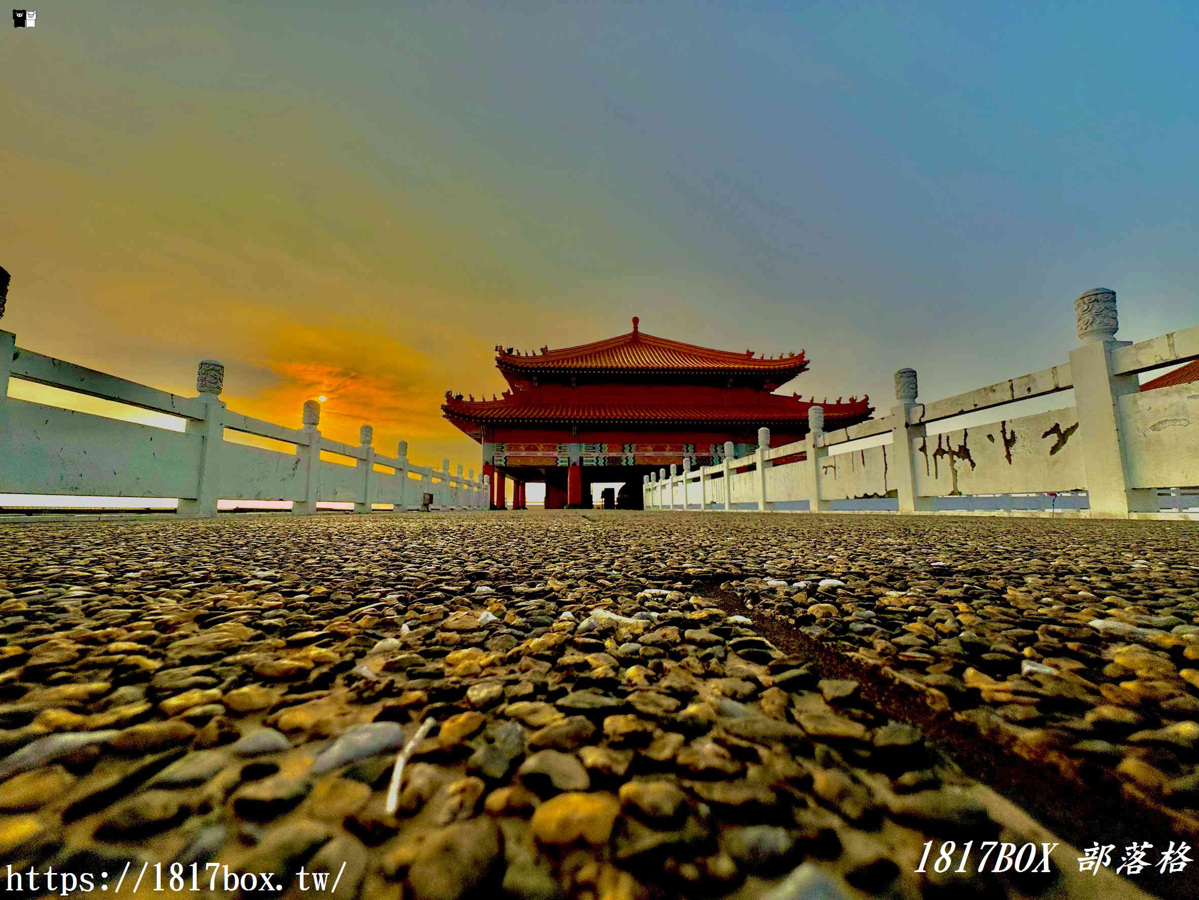 探索「台版紫禁城」：正統鹿耳門聖母廟，求姻緣、賞煙火的台南必訪聖地